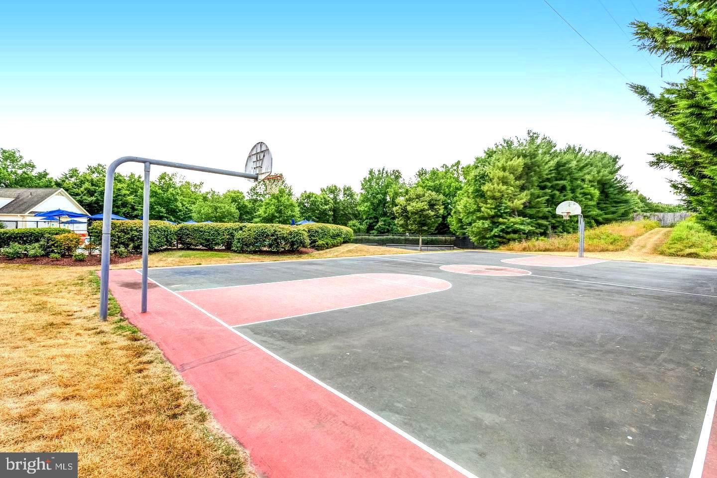 ISLAND CREEK - Residential