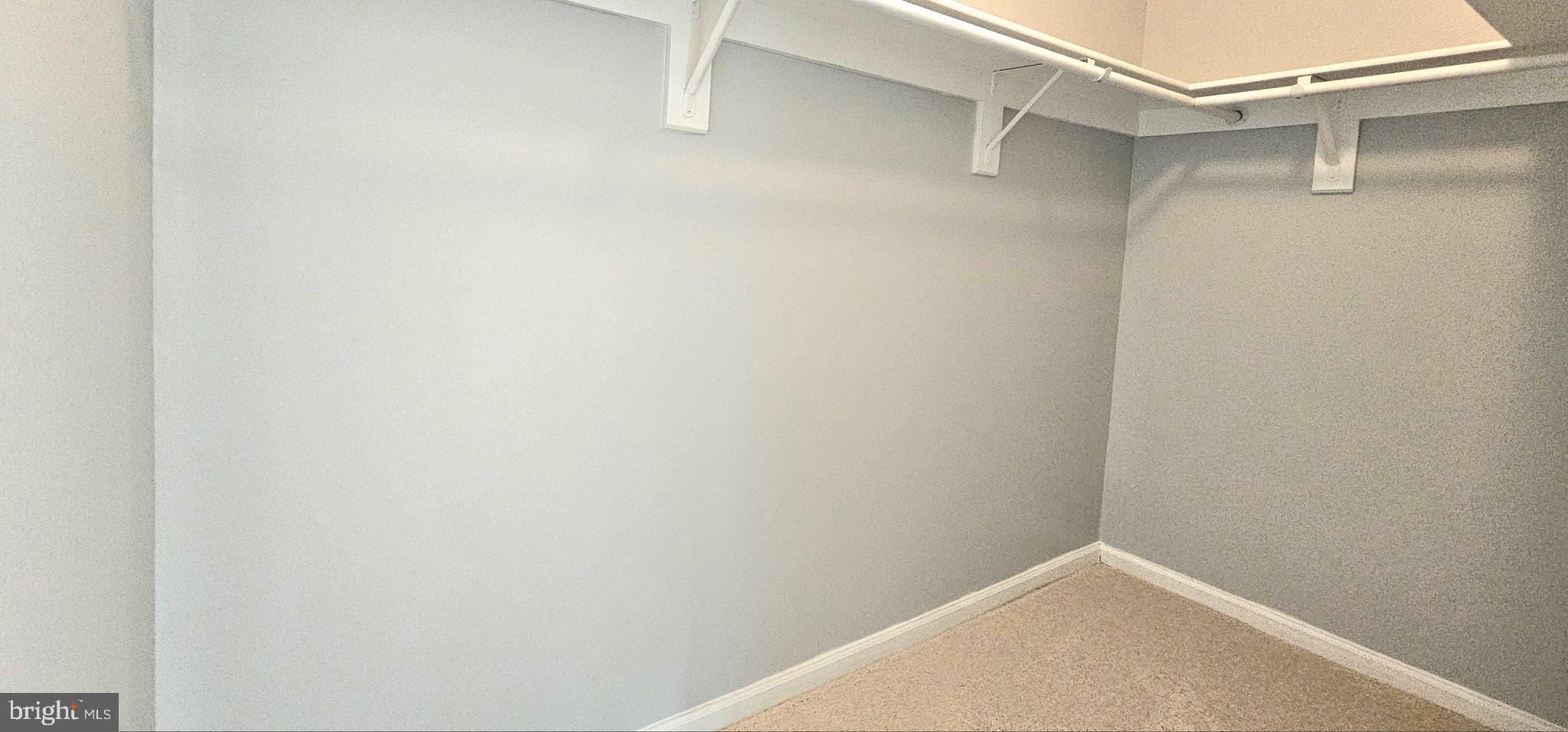 ISLAND CREEK - Residential