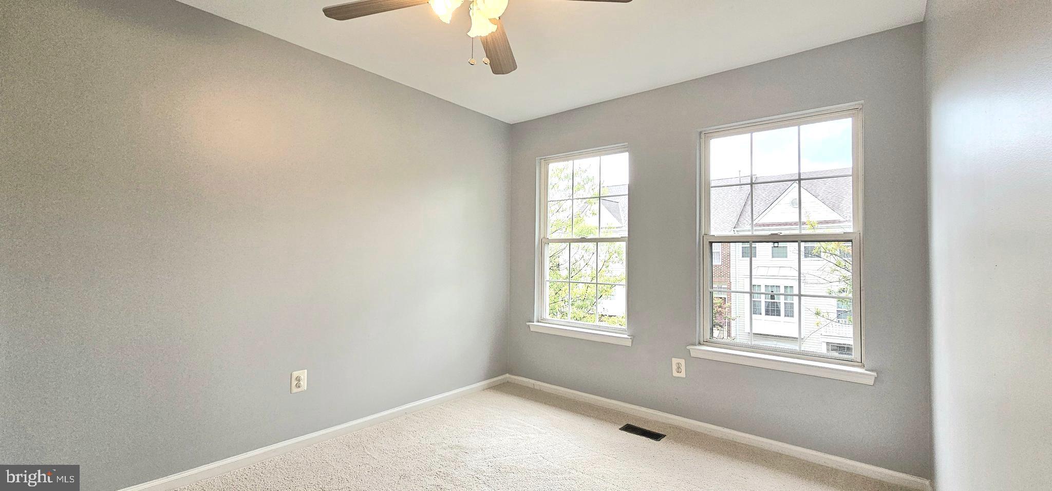 ISLAND CREEK - Residential