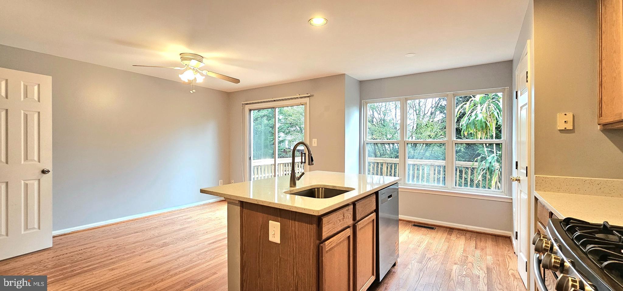 ISLAND CREEK - Residential