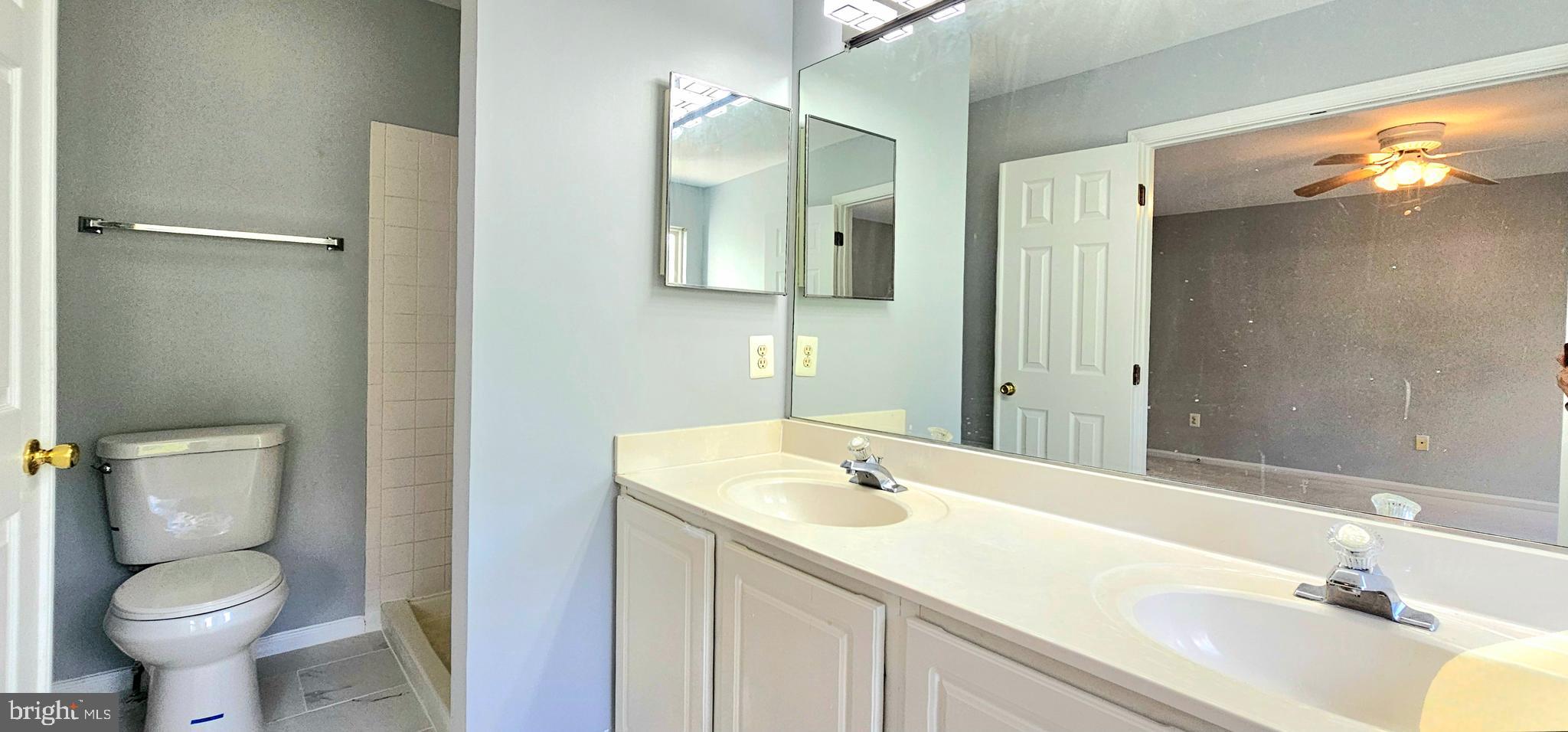 ISLAND CREEK - Residential