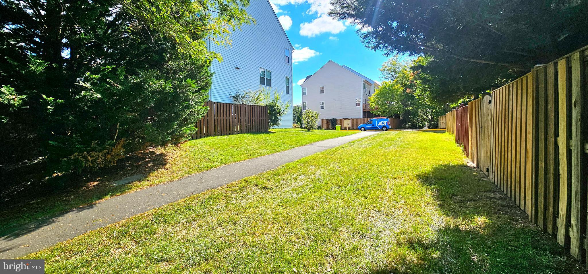 ISLAND CREEK - Residential