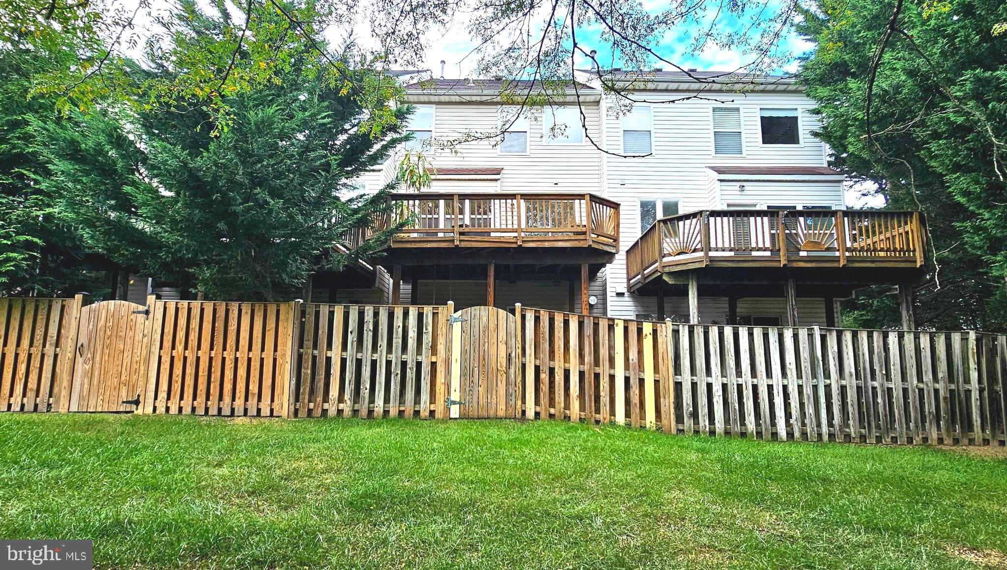 ISLAND CREEK - Residential