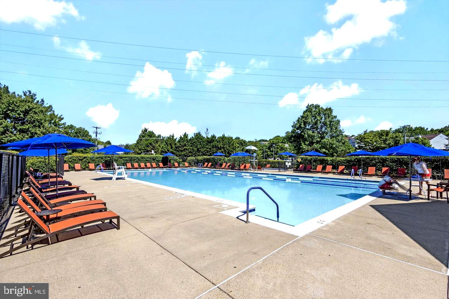 ISLAND CREEK - Residential