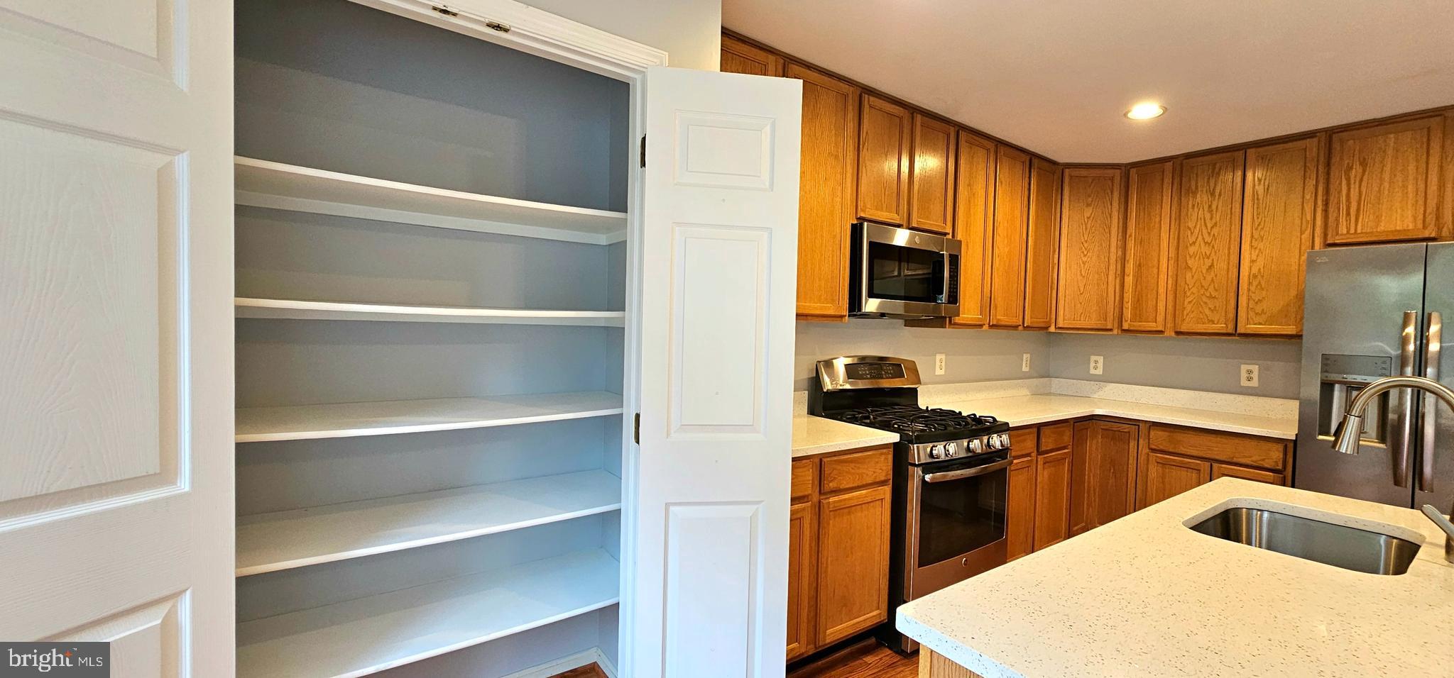 ISLAND CREEK - Residential