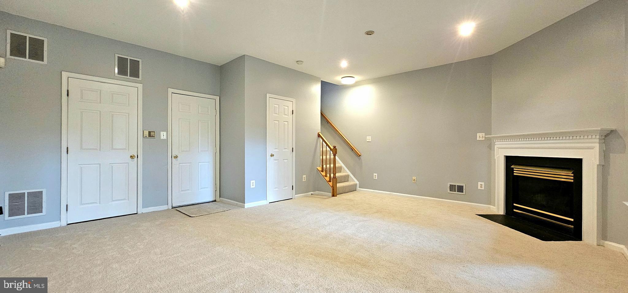 ISLAND CREEK - Residential