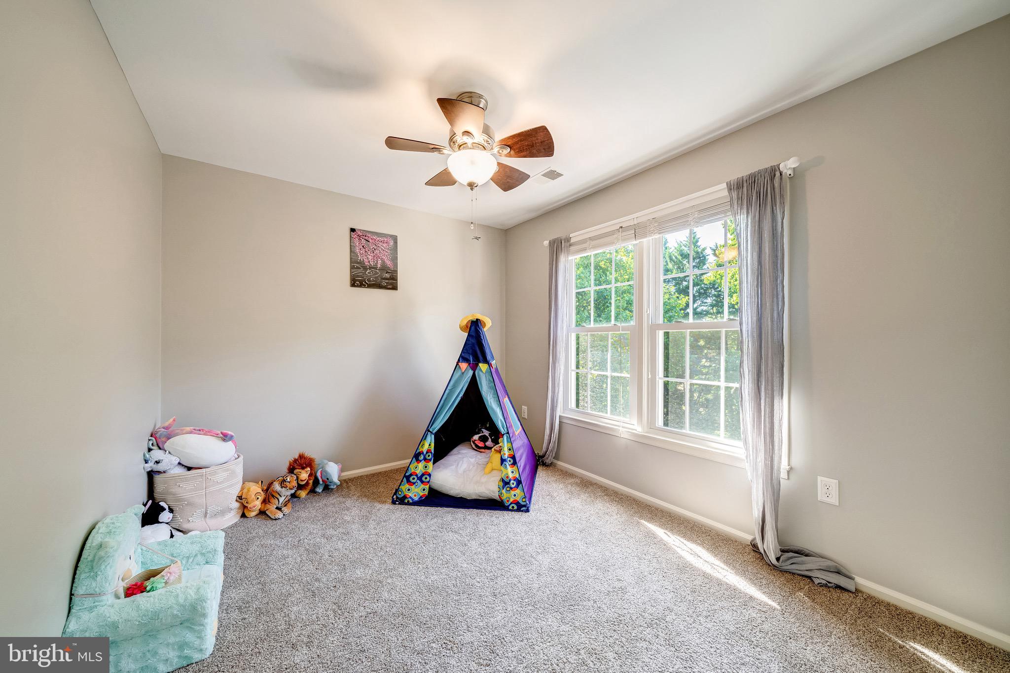 ENVIRONS/GLEN HEATHER - Residential