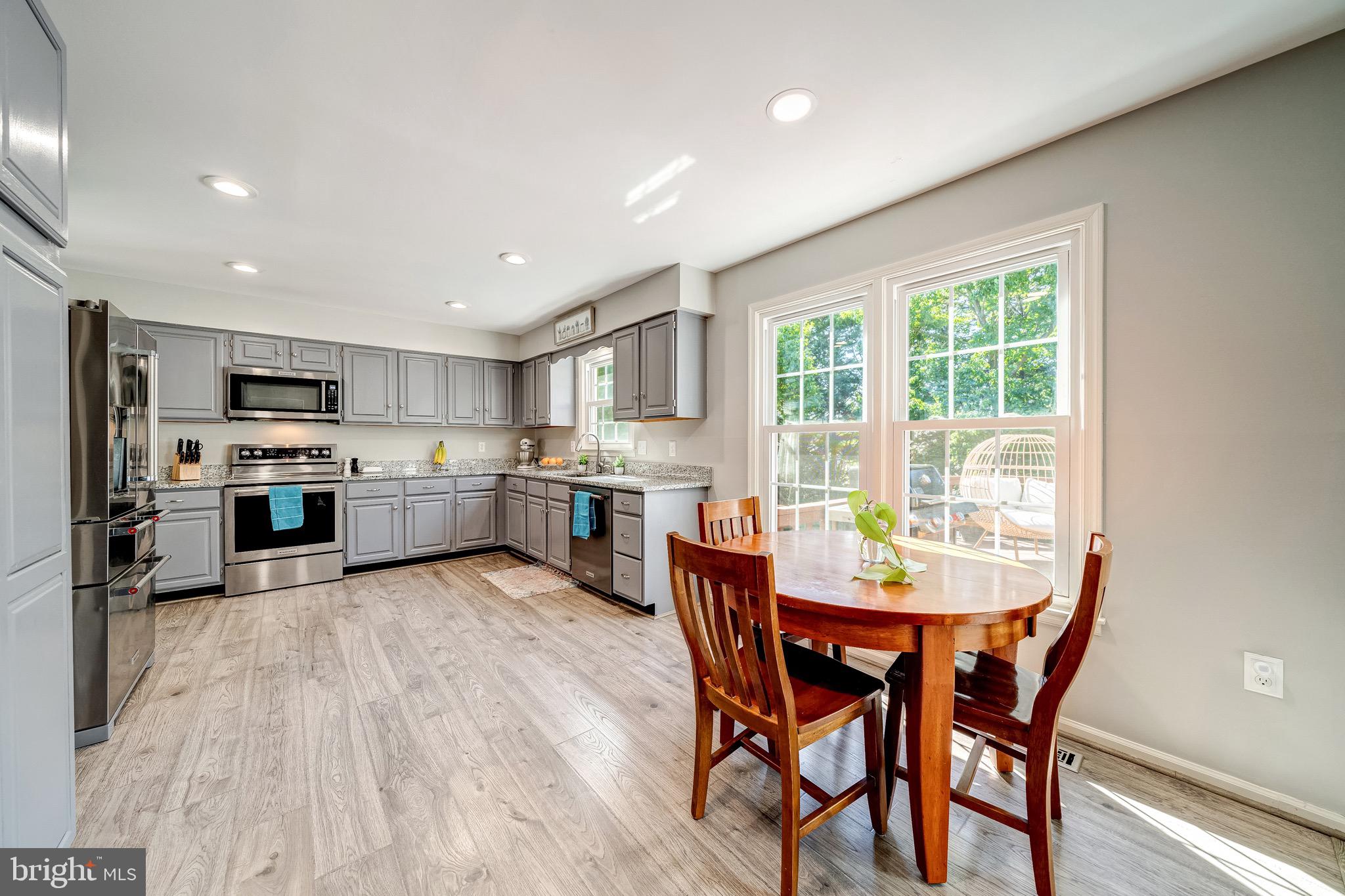 ENVIRONS/GLEN HEATHER - Residential