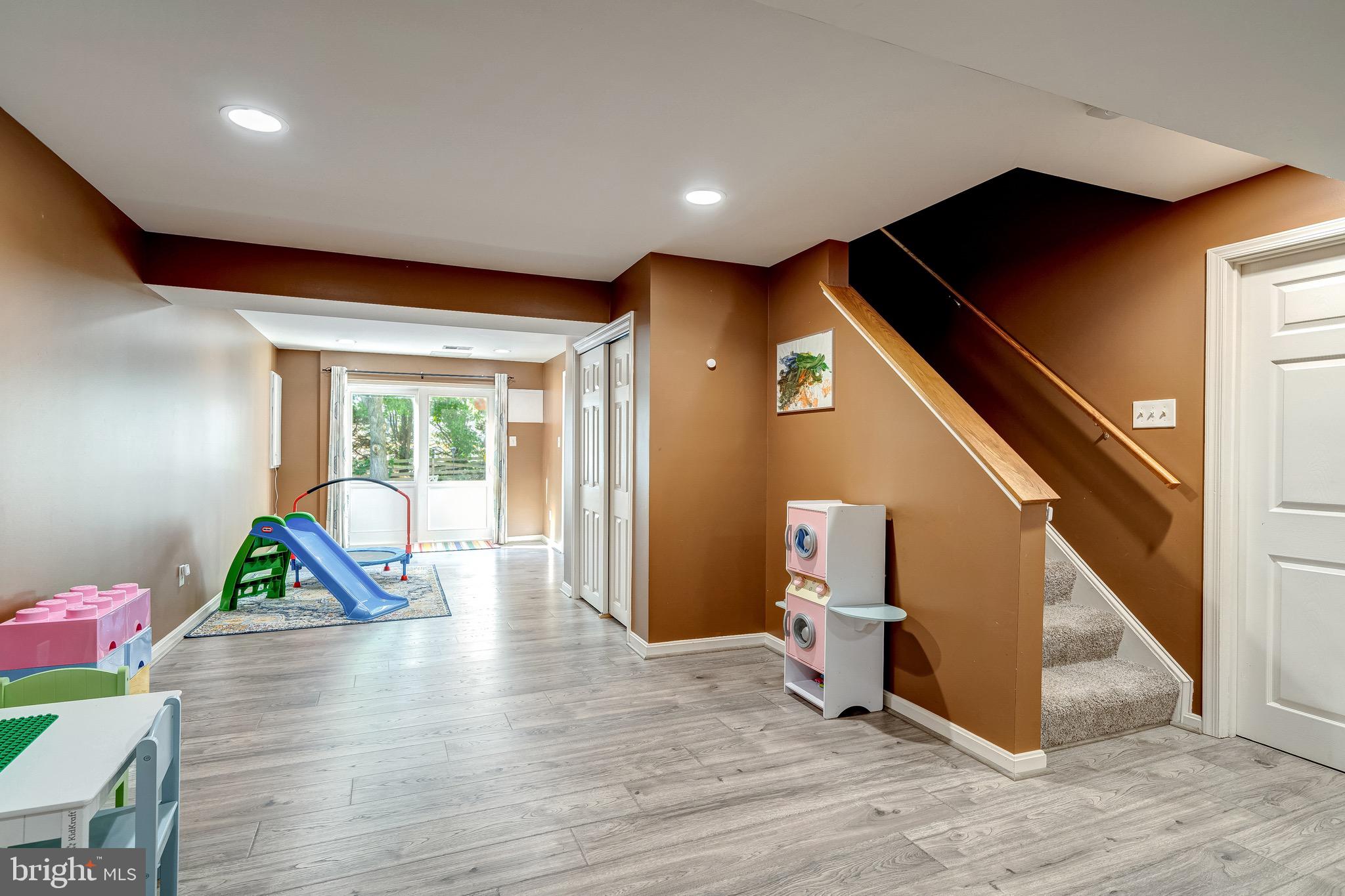 ENVIRONS/GLEN HEATHER - Residential