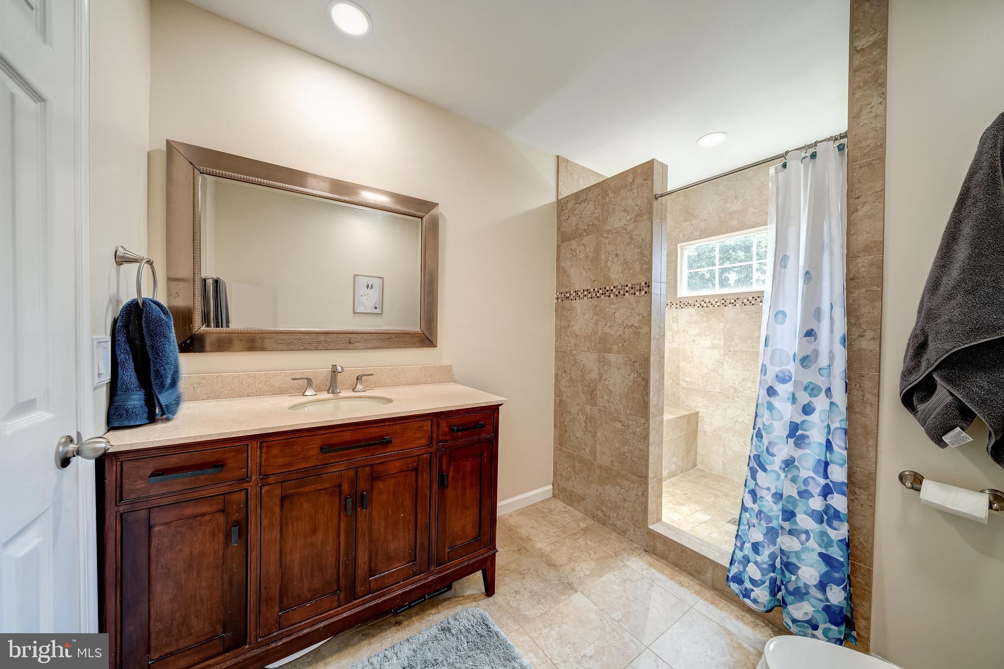 ENVIRONS/GLEN HEATHER - Residential