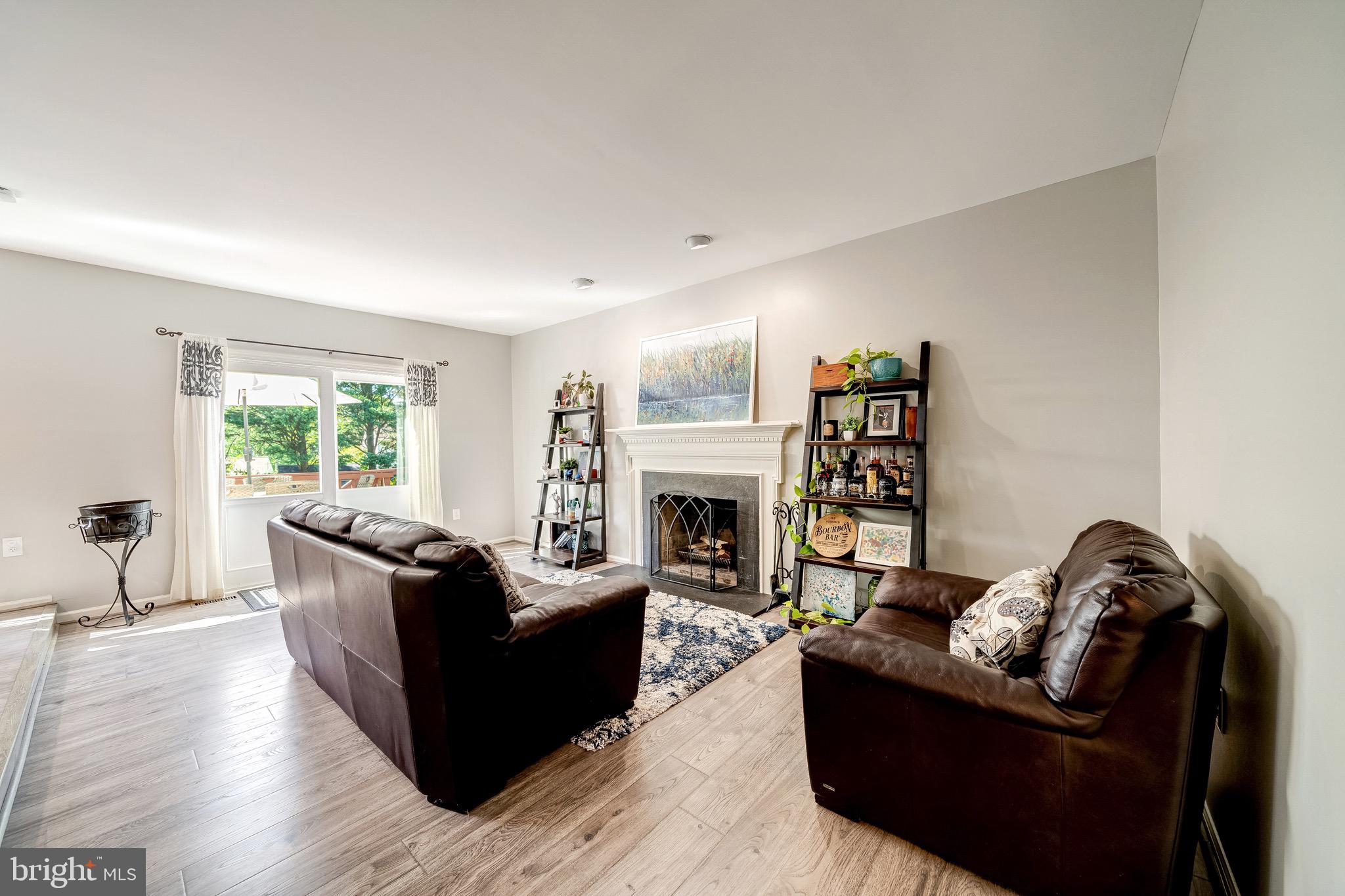 ENVIRONS/GLEN HEATHER - Residential