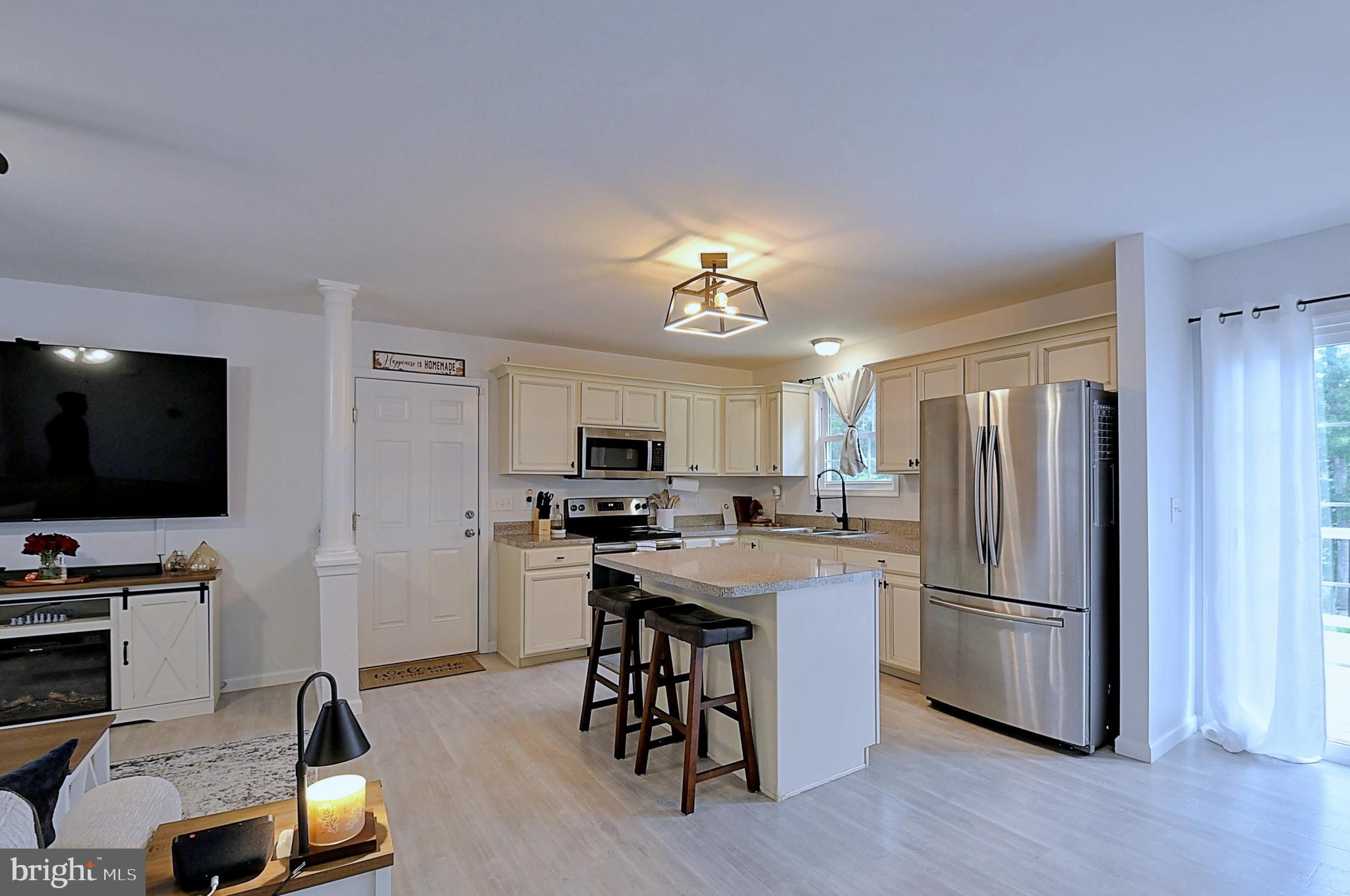 MIDDLE CREEK MANOR - Residential