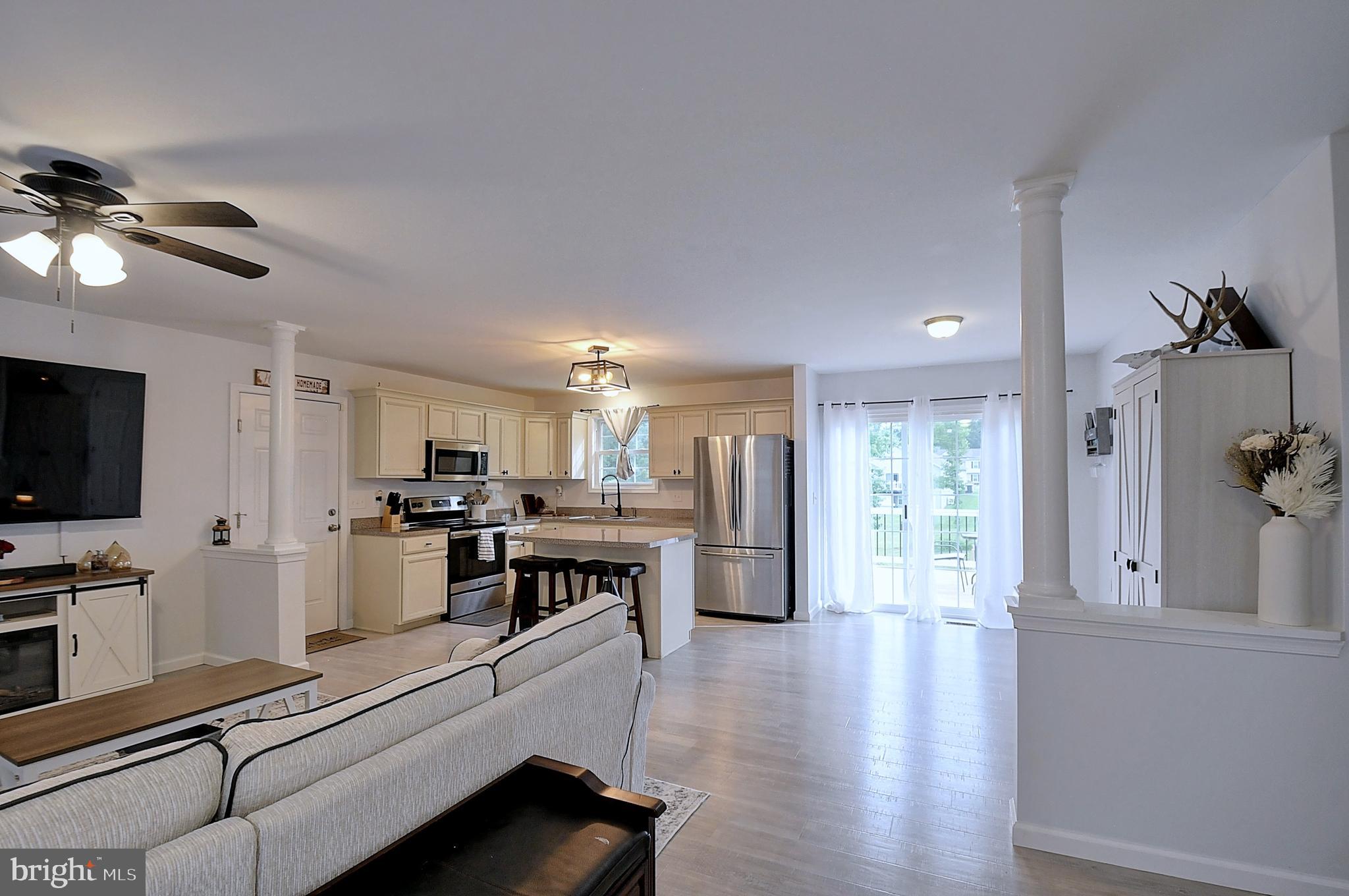 MIDDLE CREEK MANOR - Residential