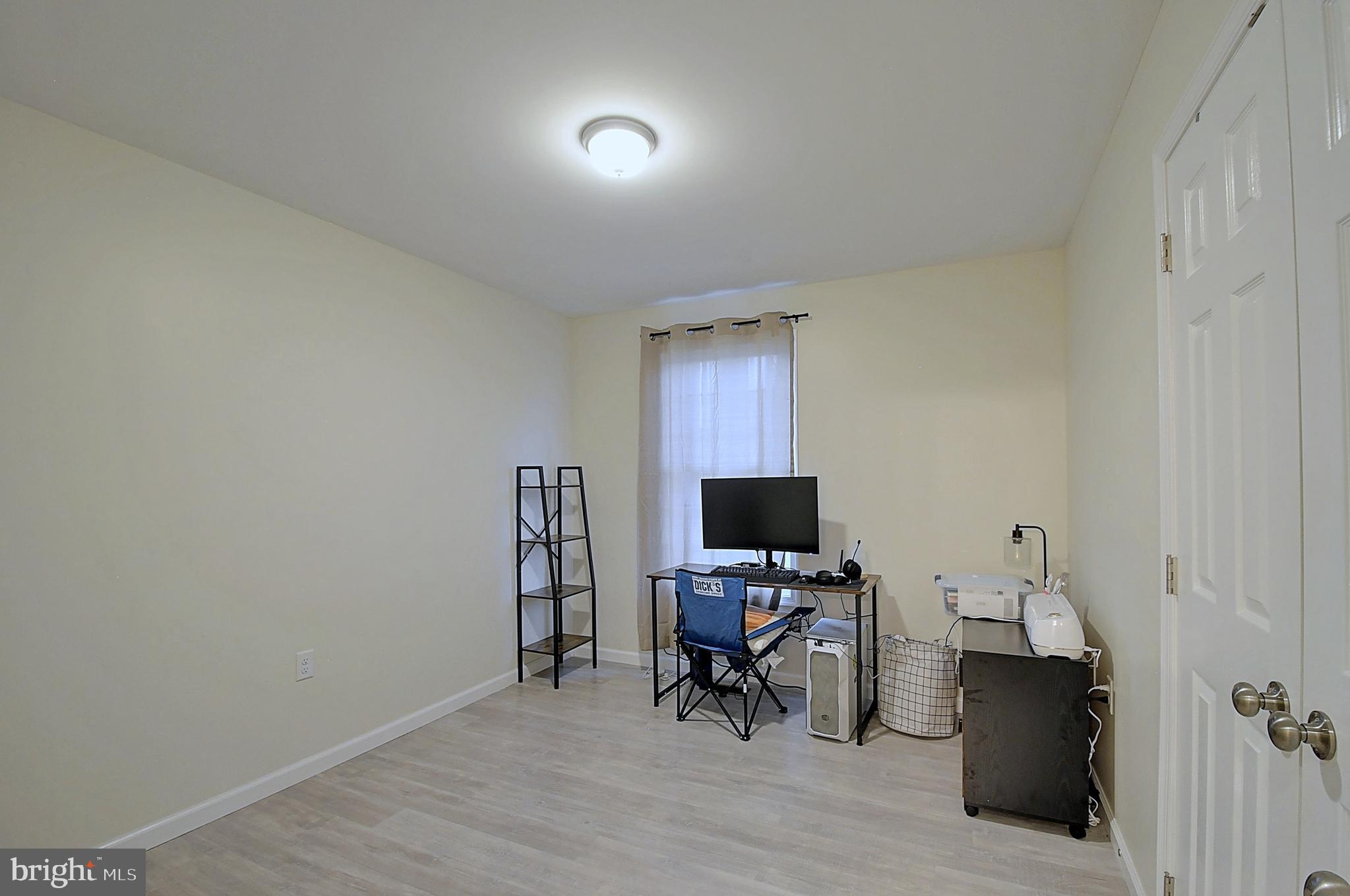 MIDDLE CREEK MANOR - Residential