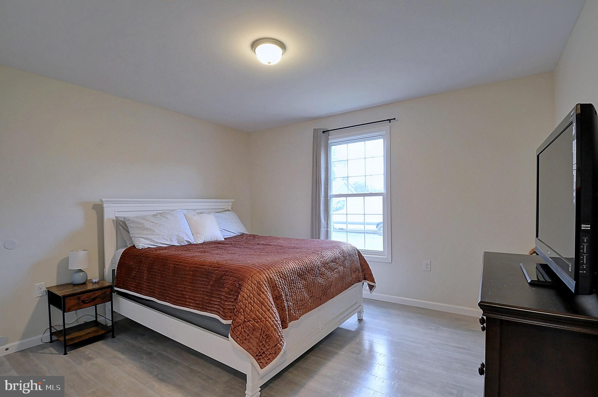 MIDDLE CREEK MANOR - Residential