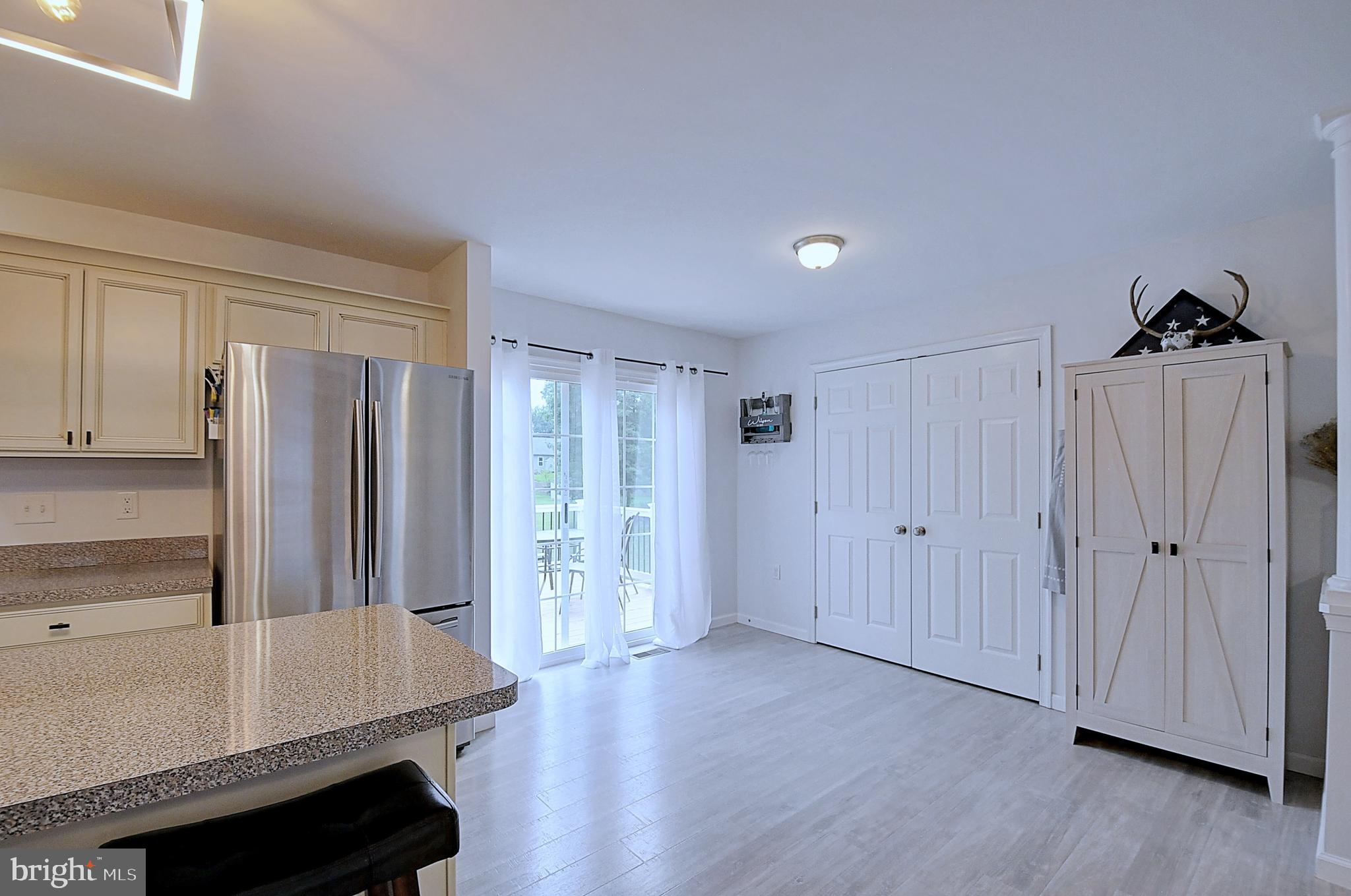 MIDDLE CREEK MANOR - Residential