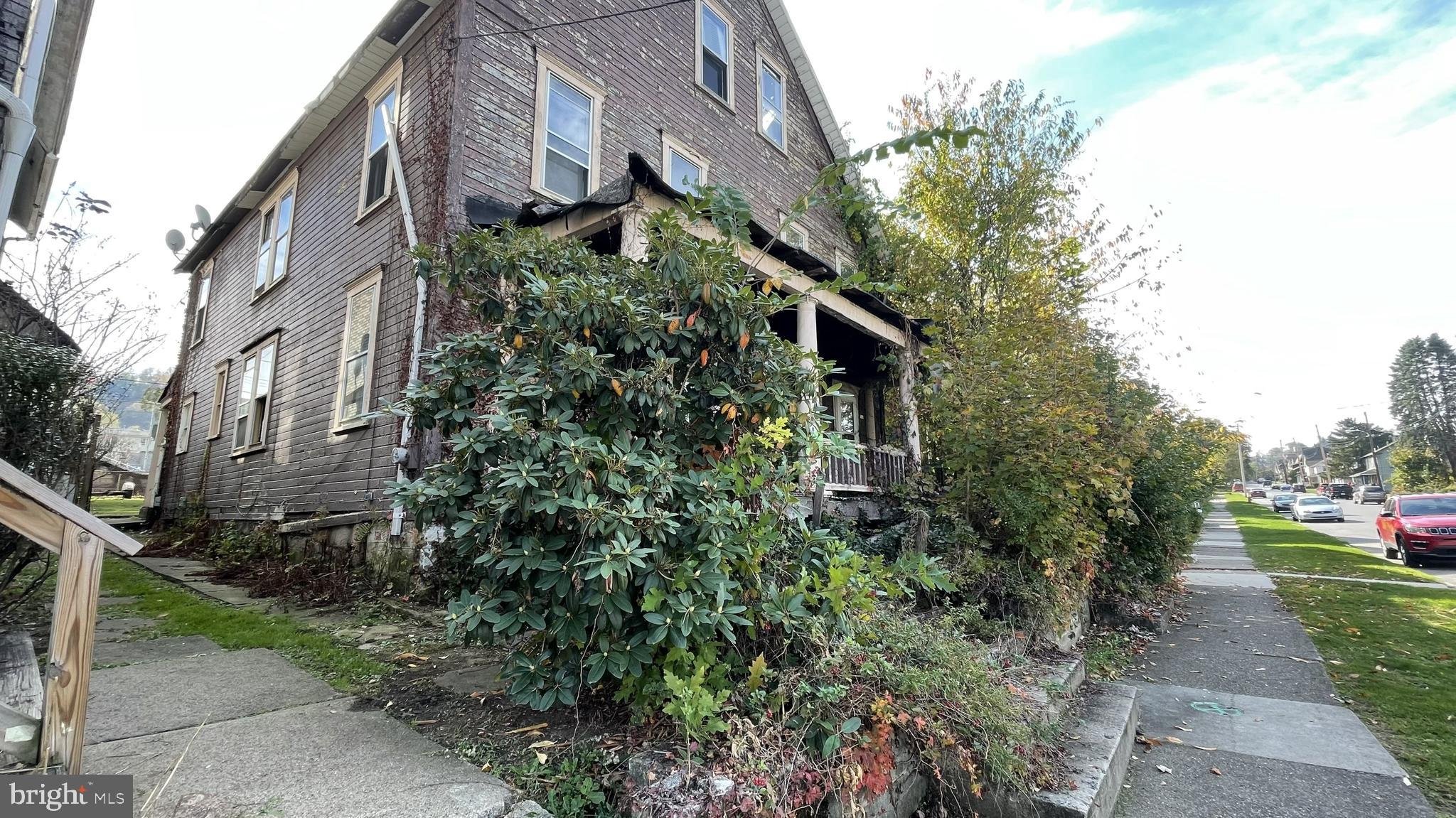 708 COLEMAN AVENUE 710