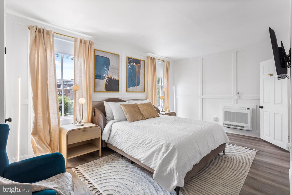 Photo of 569 N 20th Street #2F, PHILADELPHIA, PA 19130 (MLS # PAPH2570354)