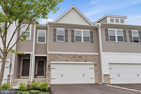 Townhouse For Sale - 44 Marion Avenue<br/> BORDENTOWN, NJ 08505