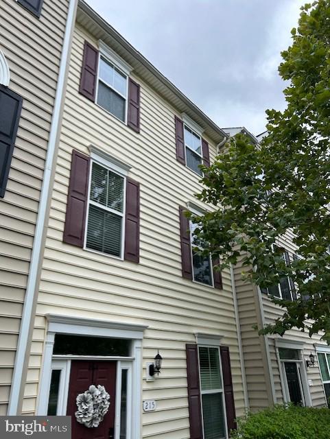 ELLENDALE - Residential Lease