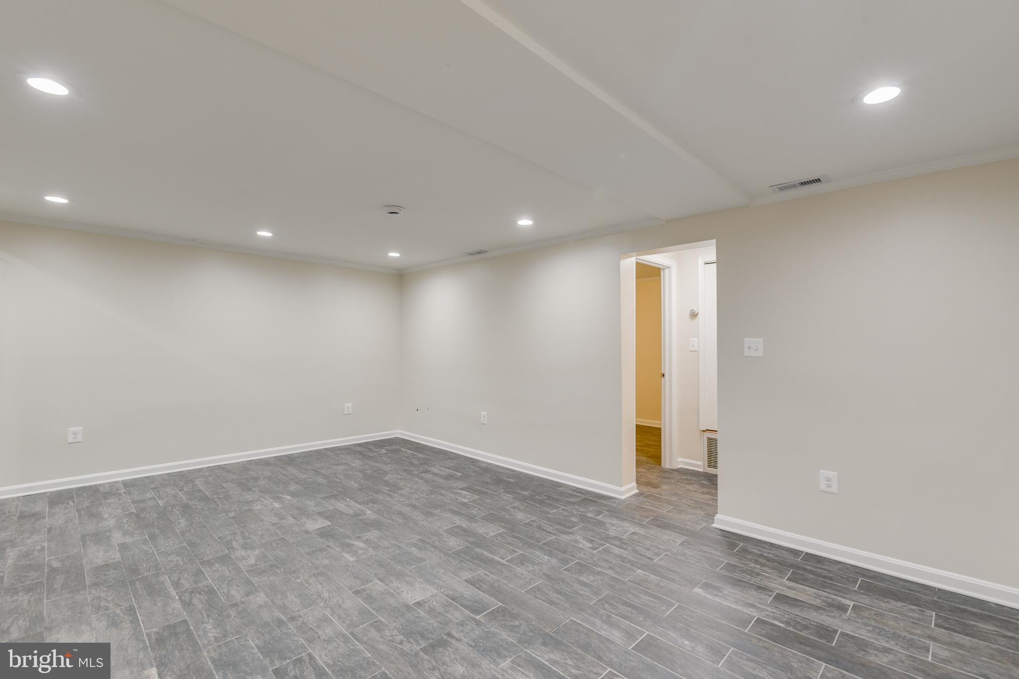 HILLCREST - Residential