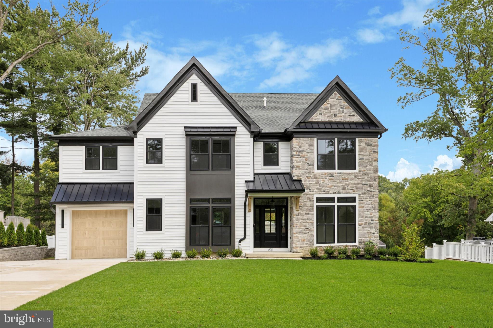 631 PARDEE LANE