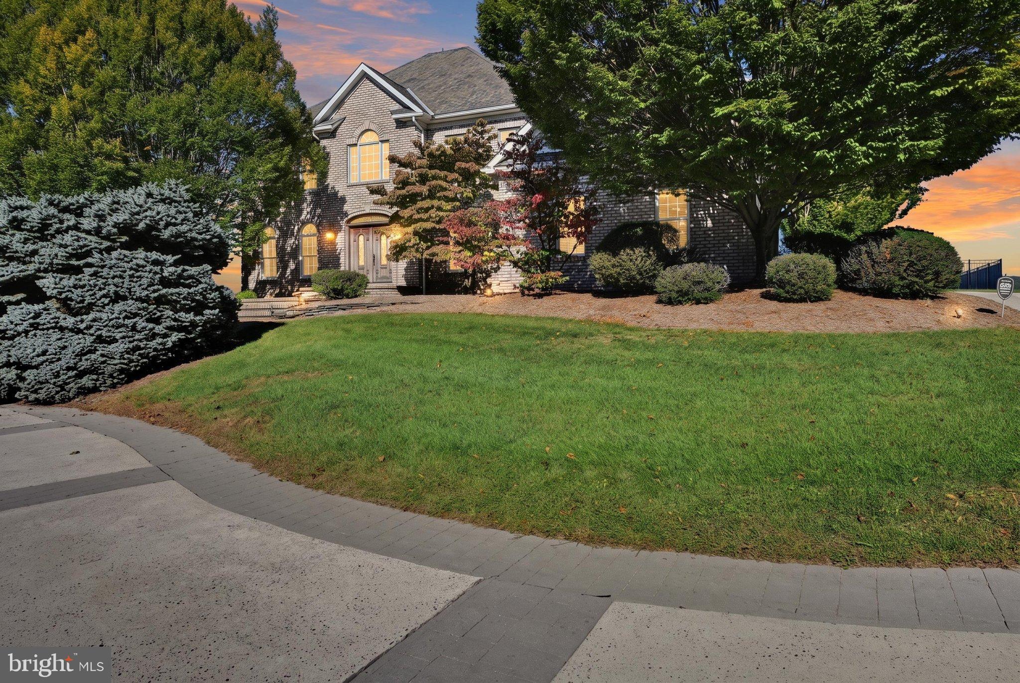 3010 RIDGEVIEW DRIVE