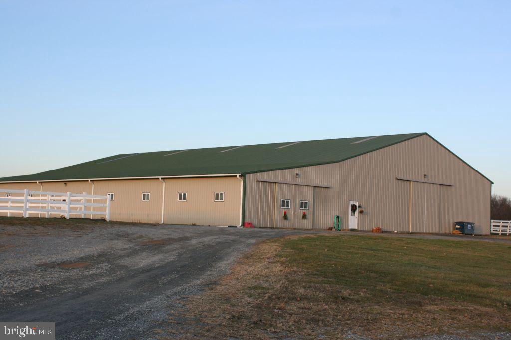 MAYTOWN VILLAGE SQUARE - Farm