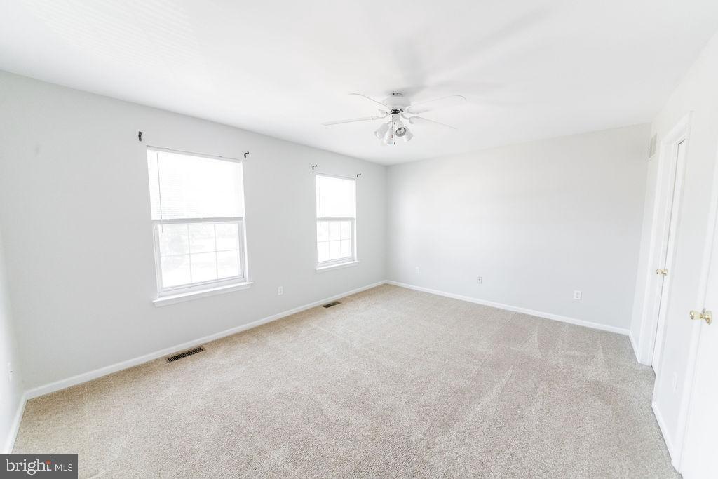 YORKSHIRE COMMONS - Residential Lease