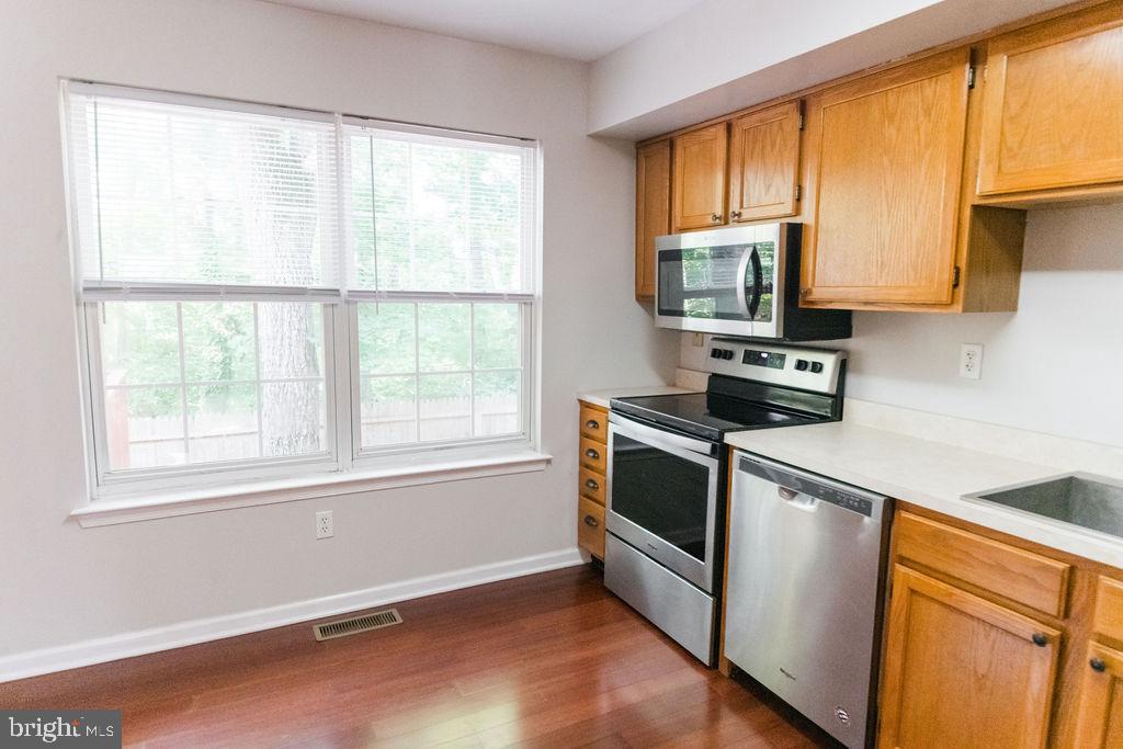 YORKSHIRE COMMONS - Residential Lease