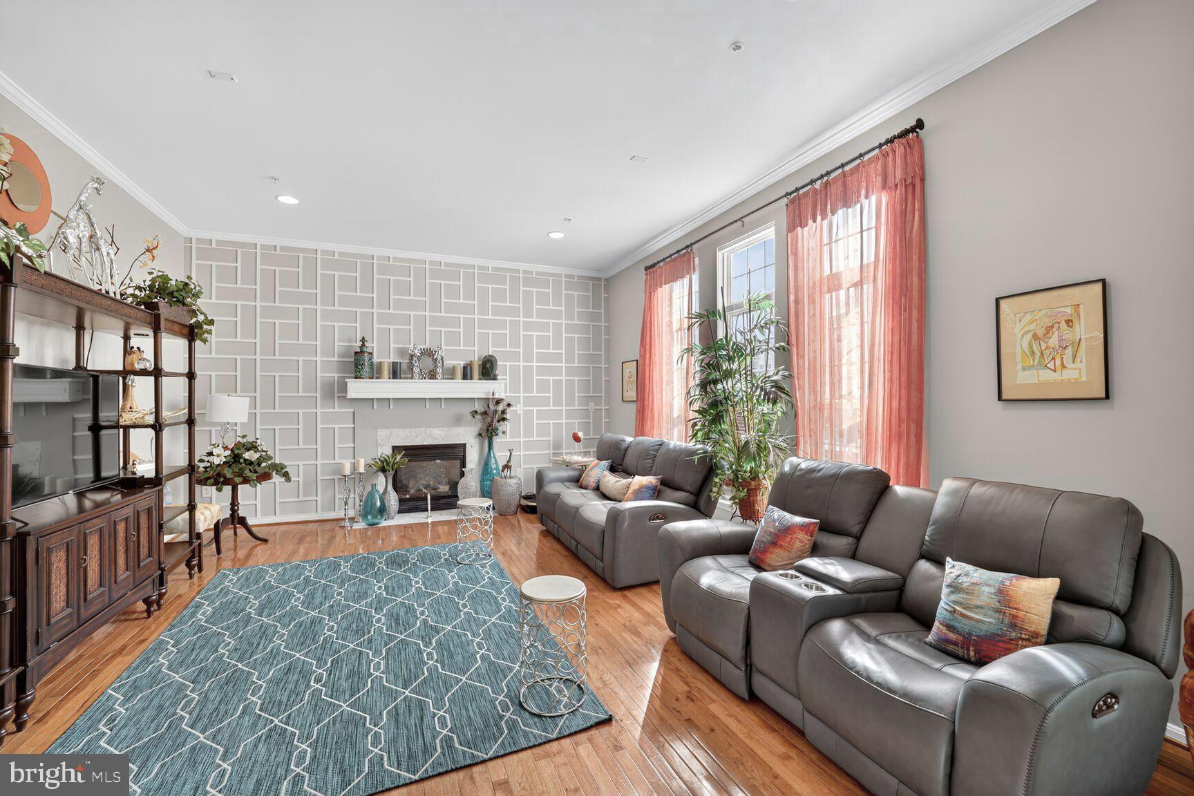 DAISEY FIELDS - Residential