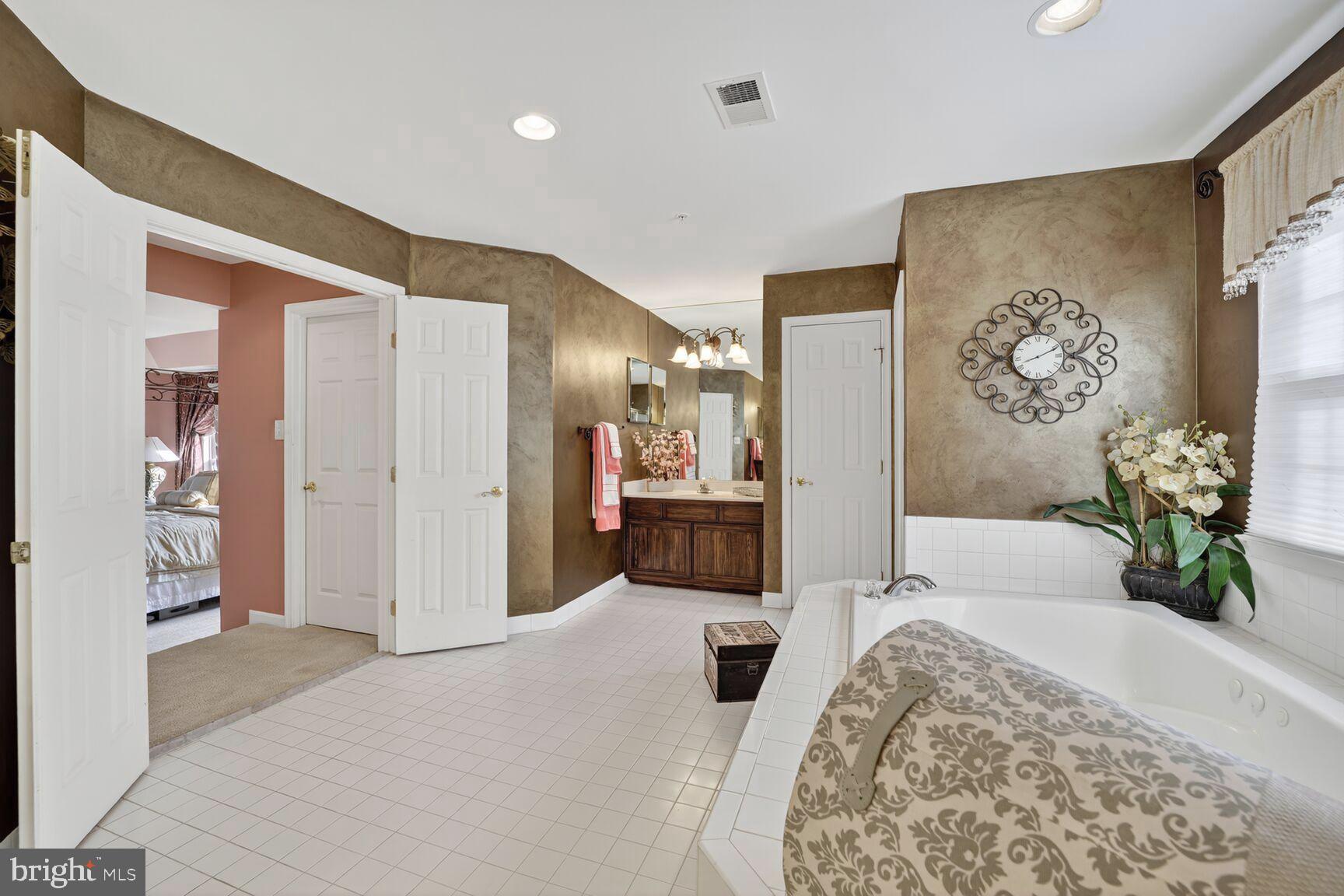 DAISEY FIELDS - Residential