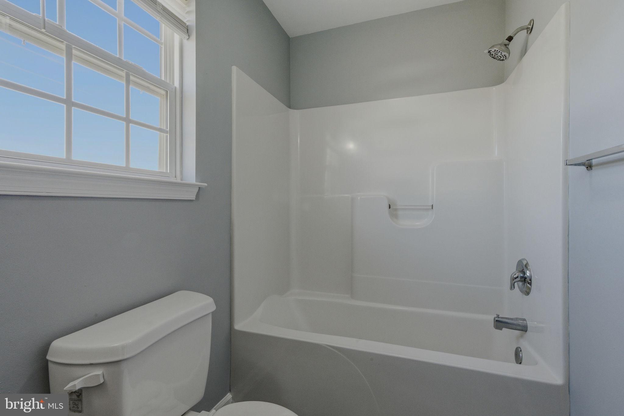 CEDAR COMMONS - Residential Lease