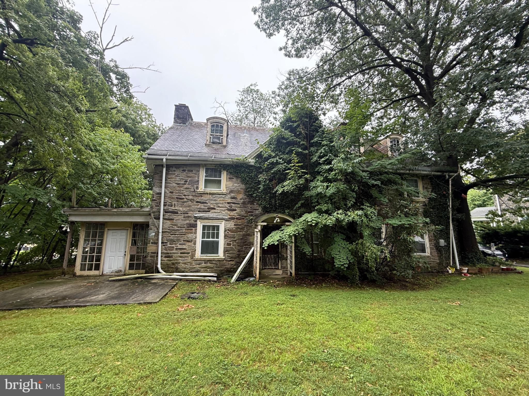 2200 N 52 STREET 02