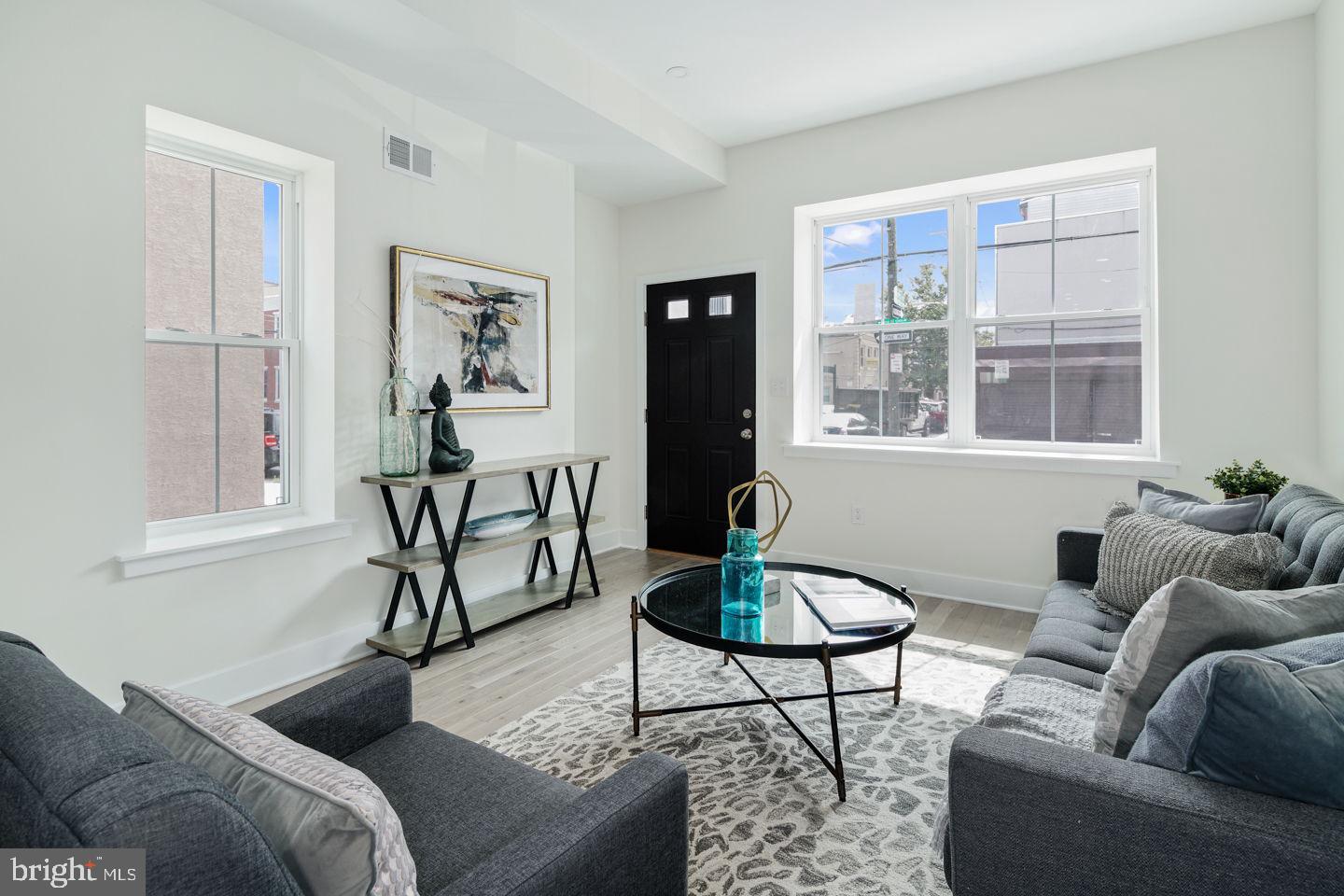 PASSYUNK SQUARE - Residential