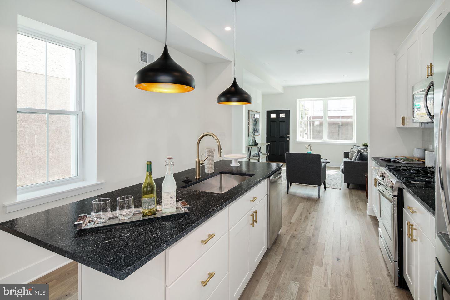 PASSYUNK SQUARE - Residential