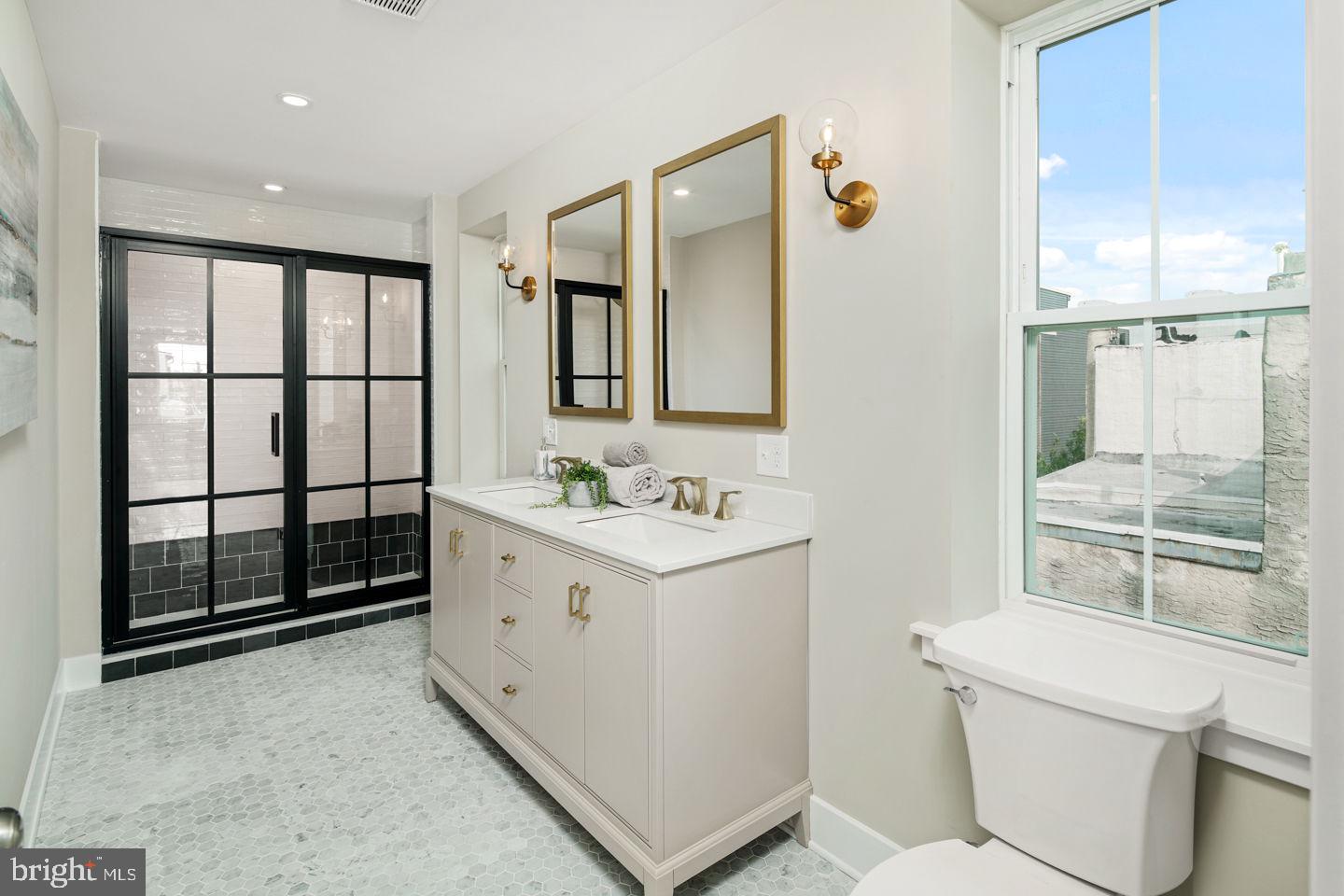 PASSYUNK SQUARE - Residential