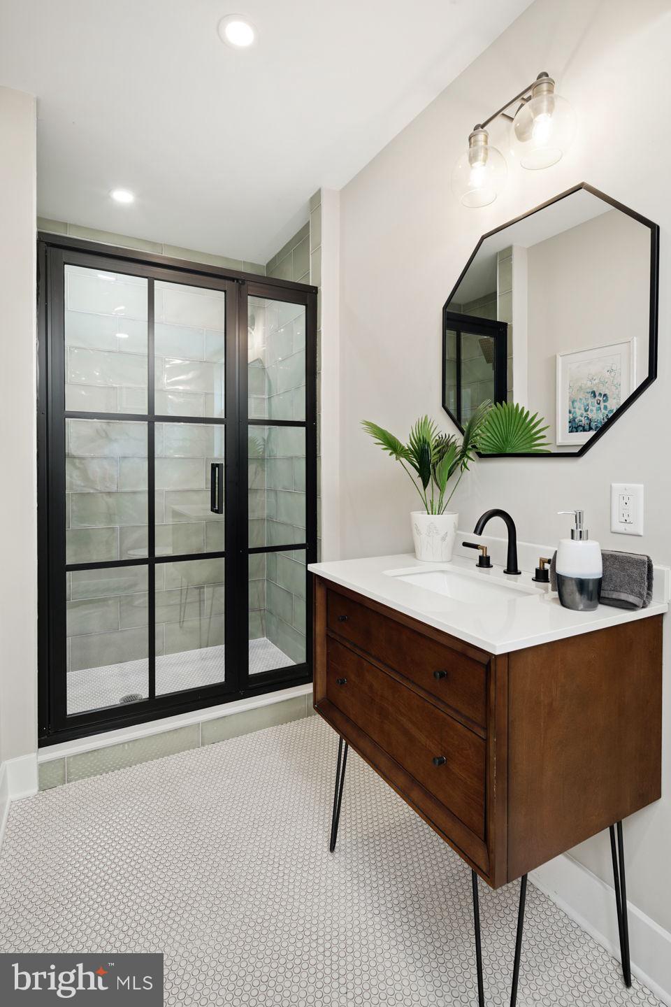 PASSYUNK SQUARE - Residential