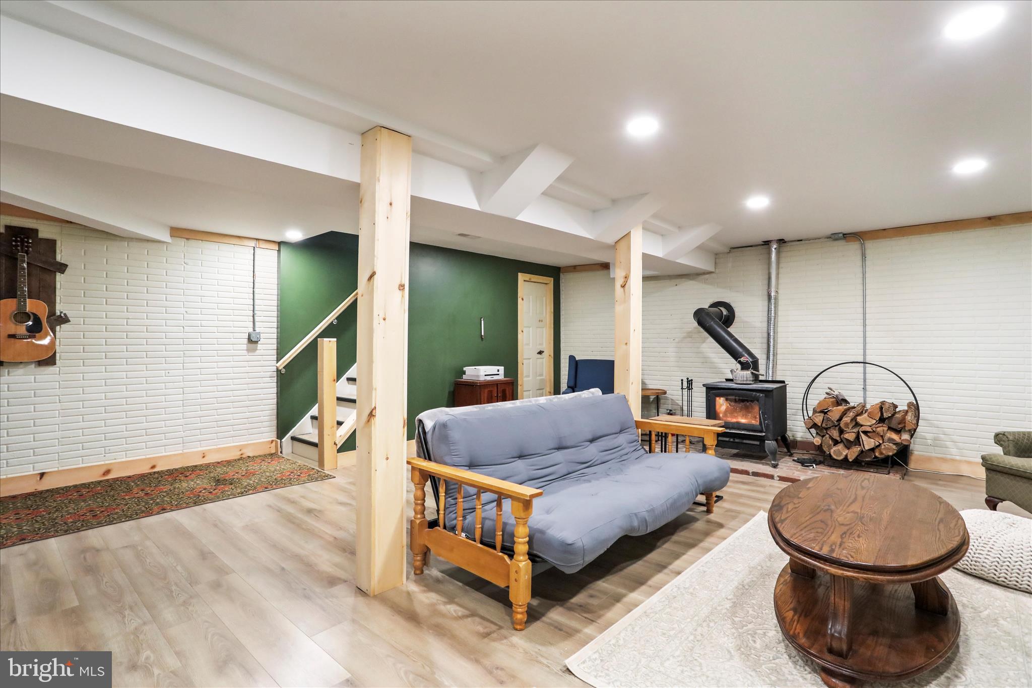 HEDGESVILLE - Residential