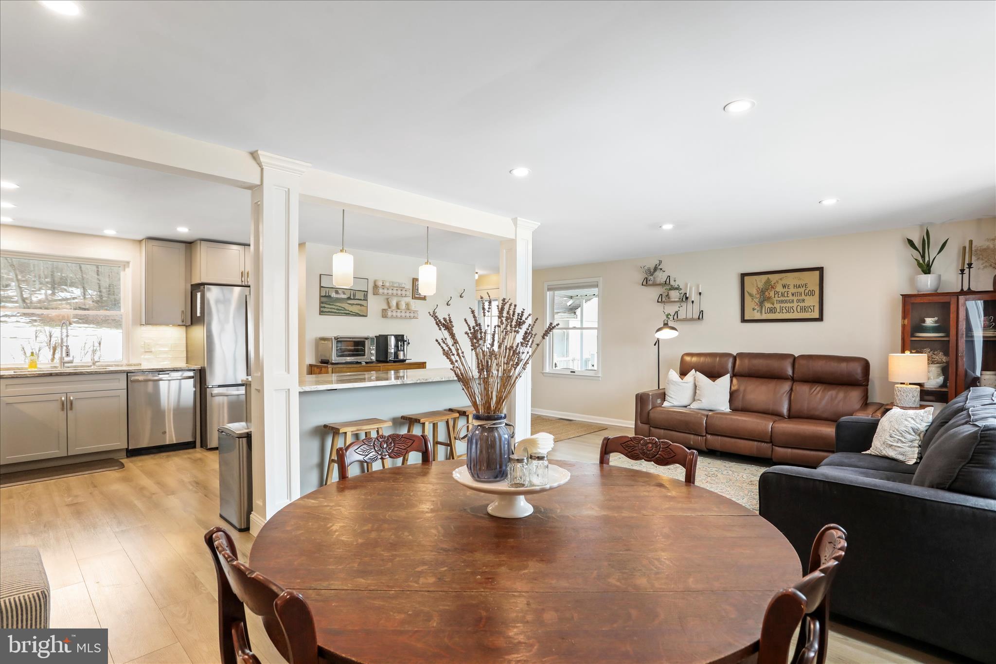 HEDGESVILLE - Residential