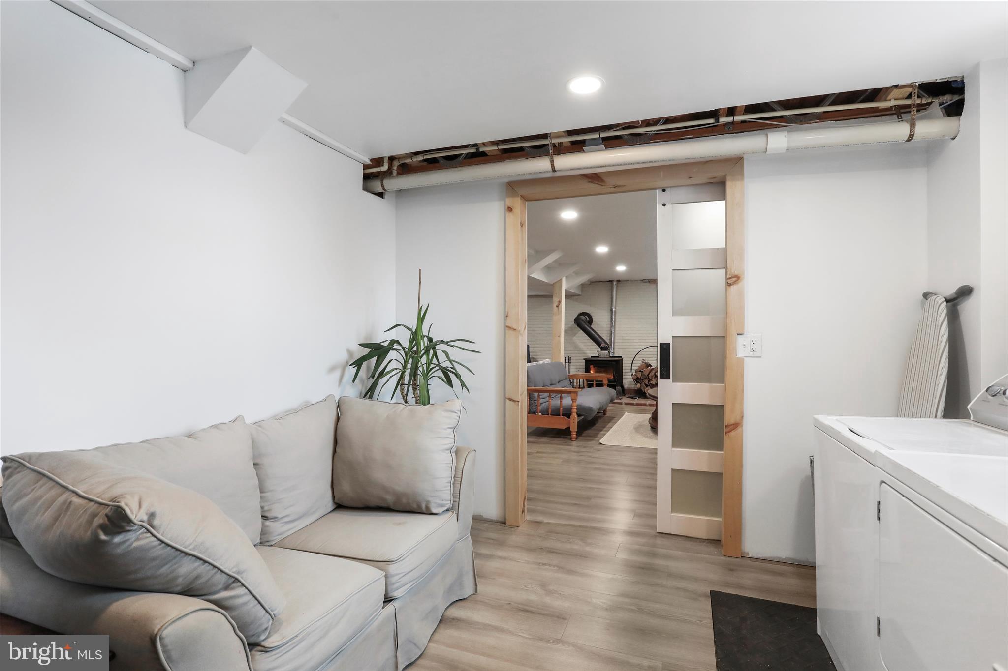 HEDGESVILLE - Residential