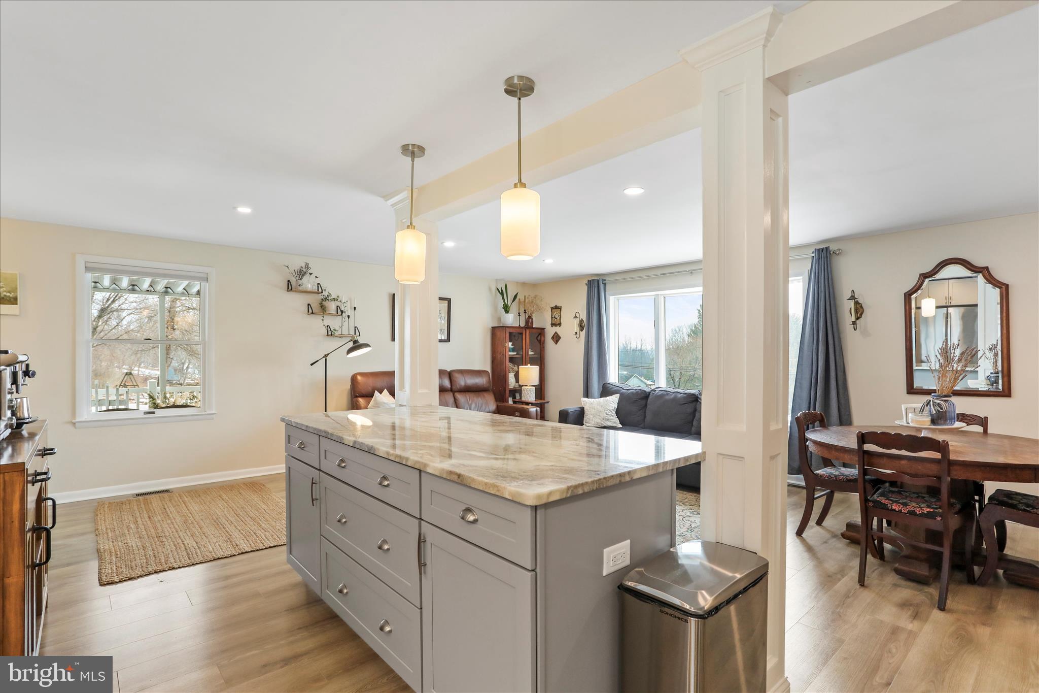 HEDGESVILLE - Residential