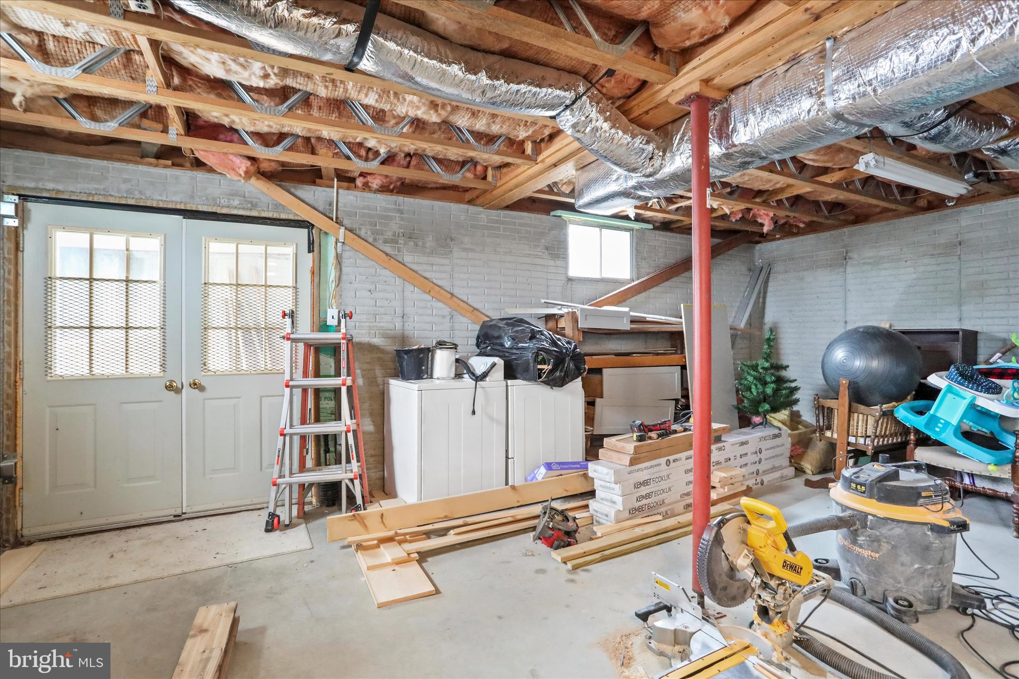 HEDGESVILLE - Residential