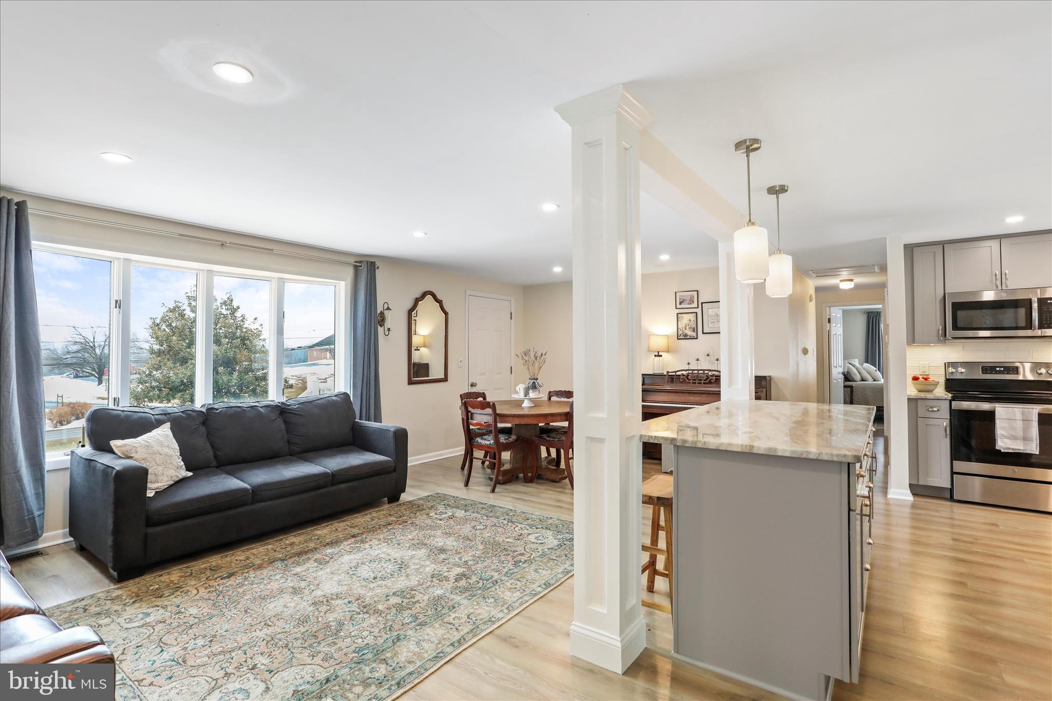 HEDGESVILLE - Residential