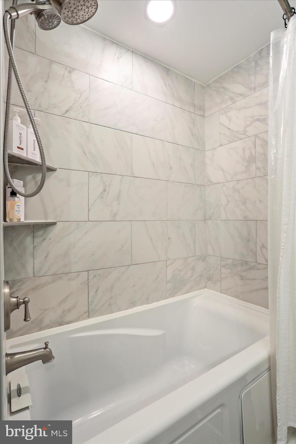 HEDGESVILLE - Residential