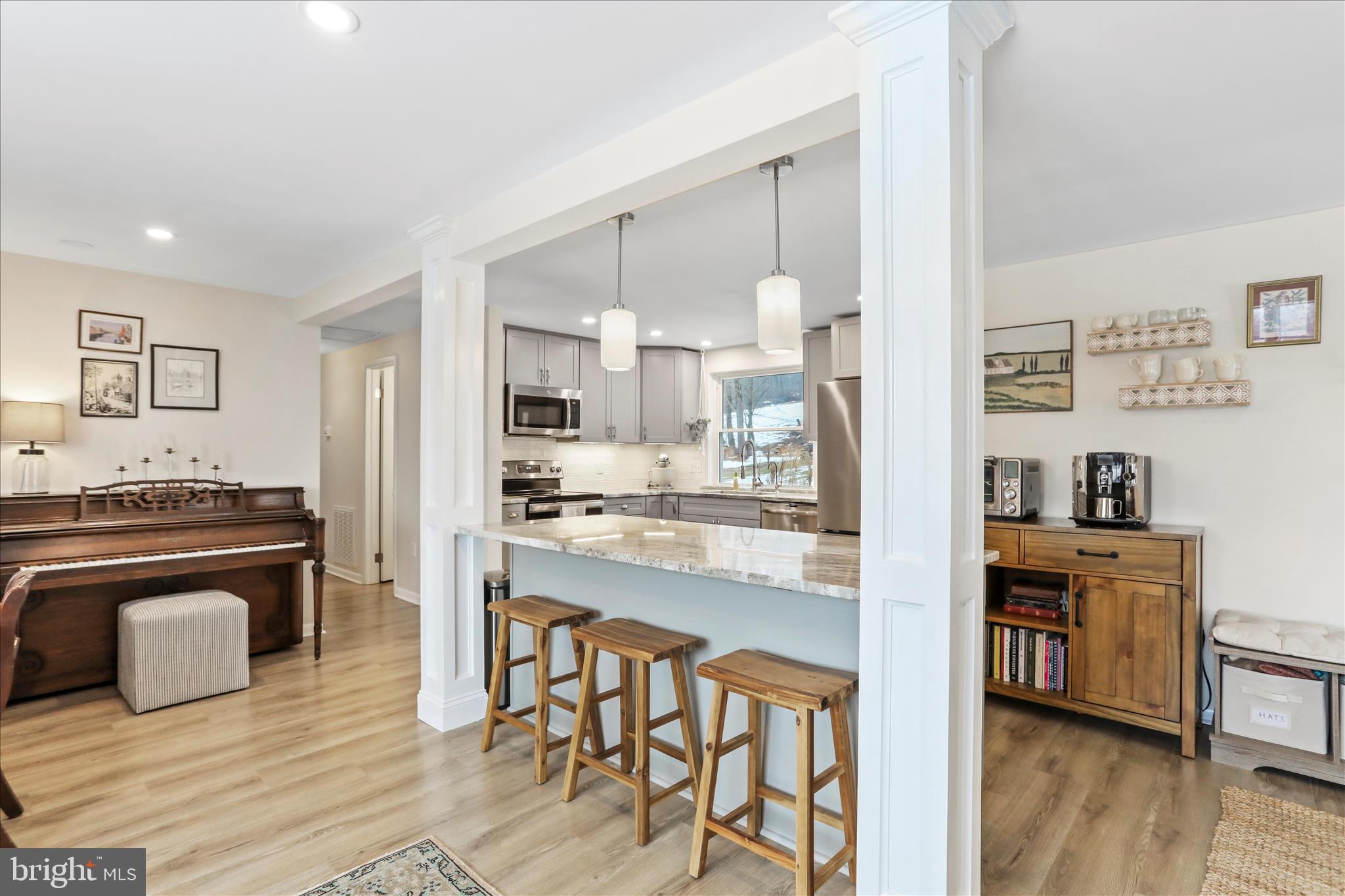 HEDGESVILLE - Residential