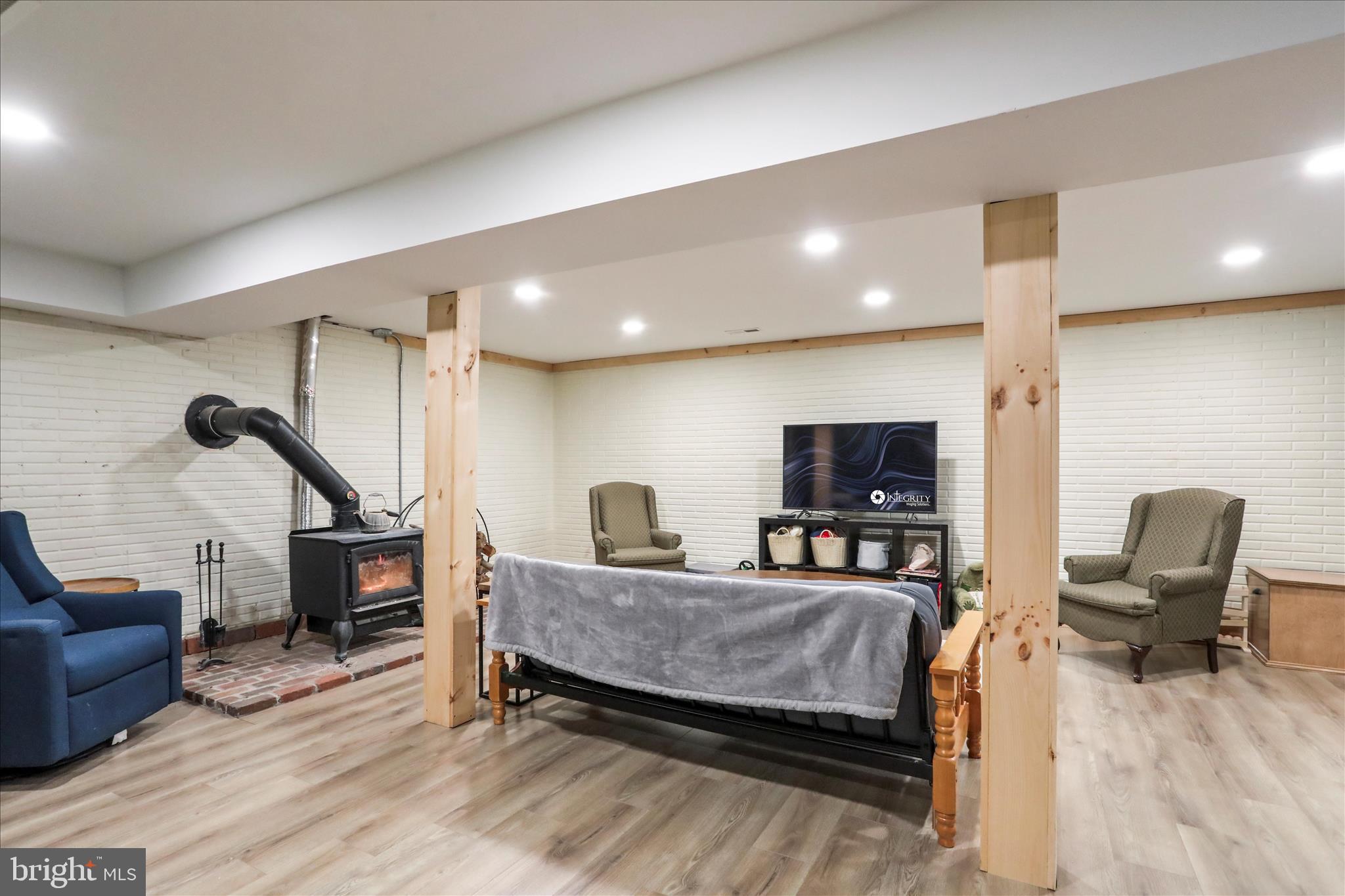 HEDGESVILLE - Residential