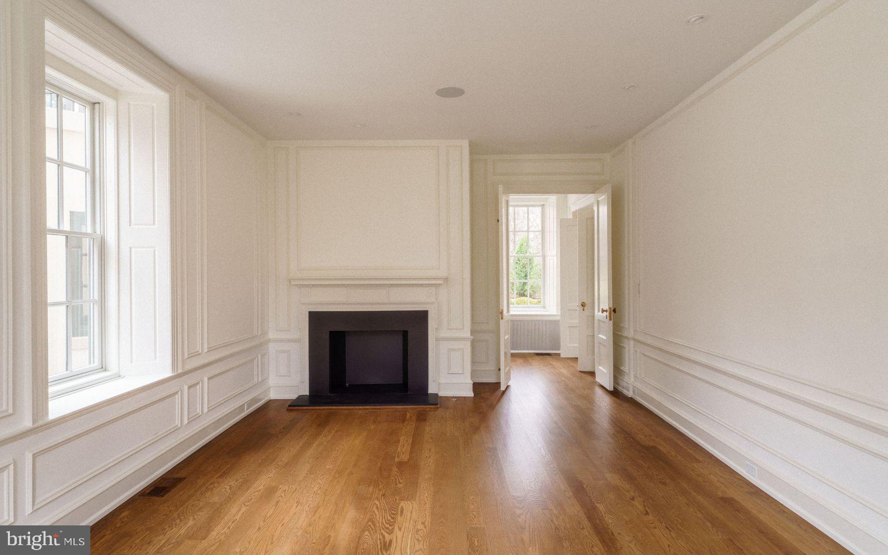 CHESTNUT HILL - Residential