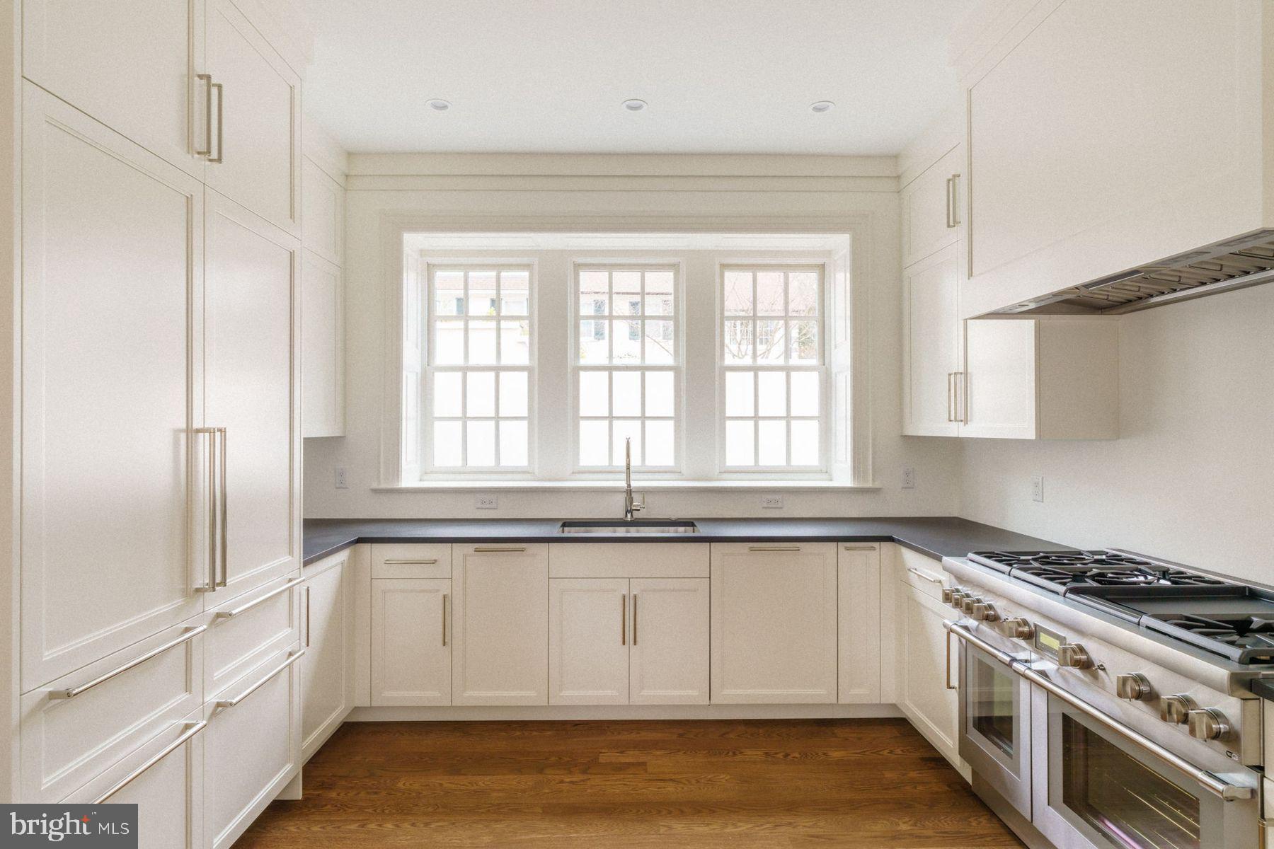 CHESTNUT HILL - Residential