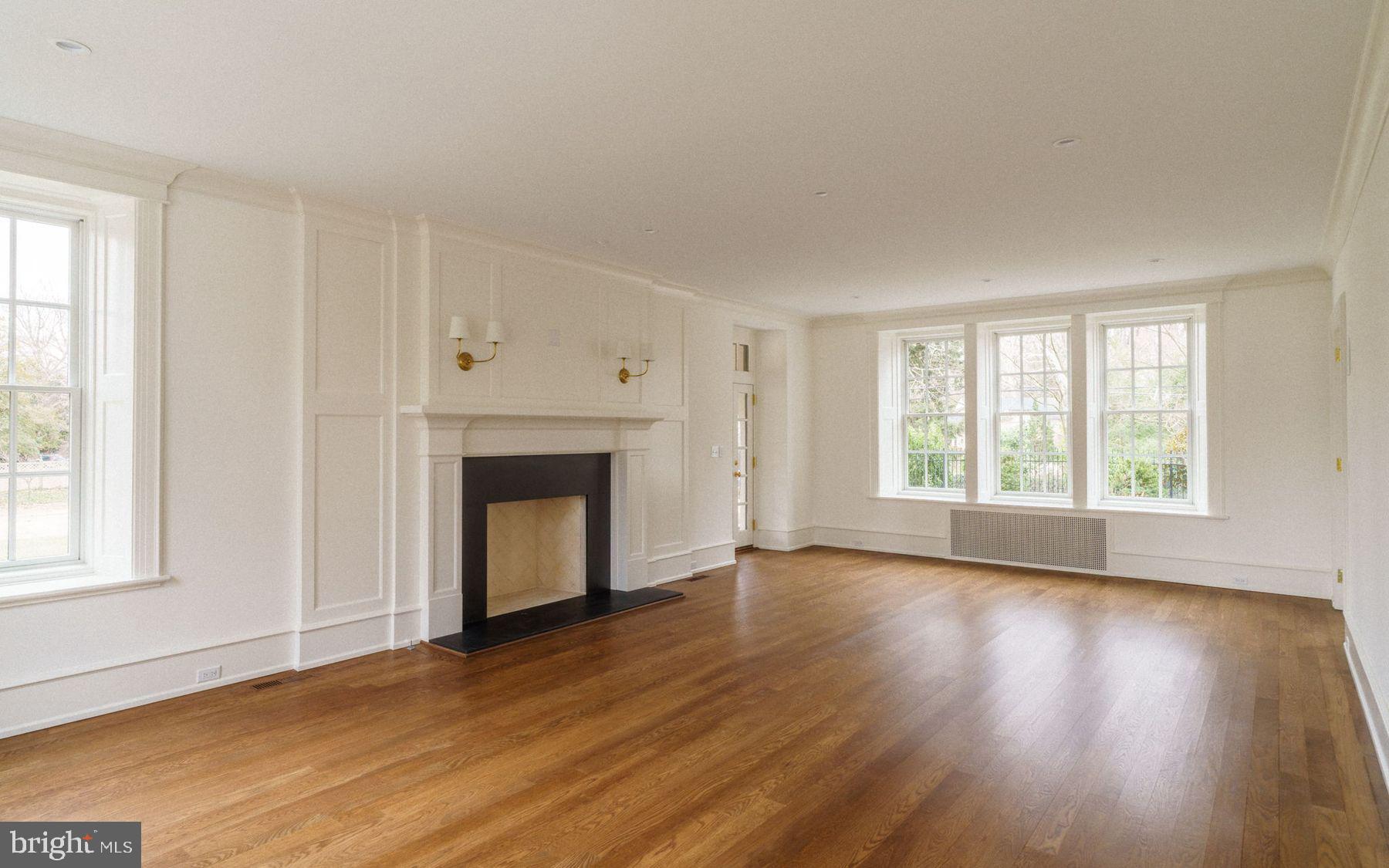 CHESTNUT HILL - Residential